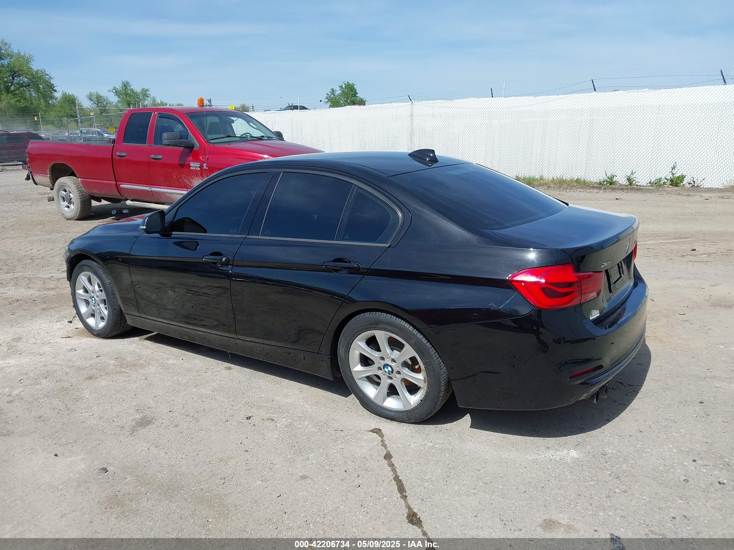 BMW 330I image 3