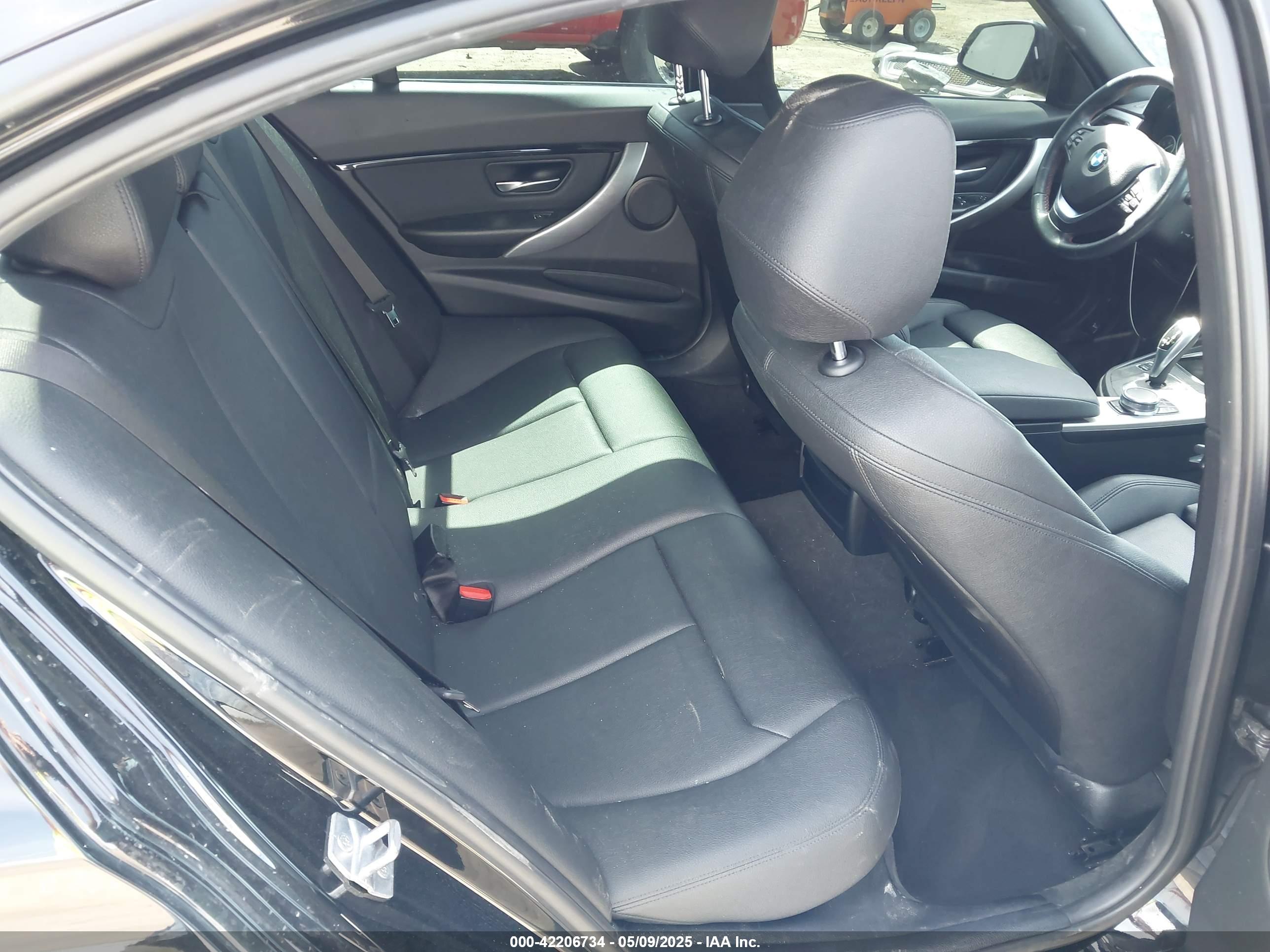 BMW 330I image 8