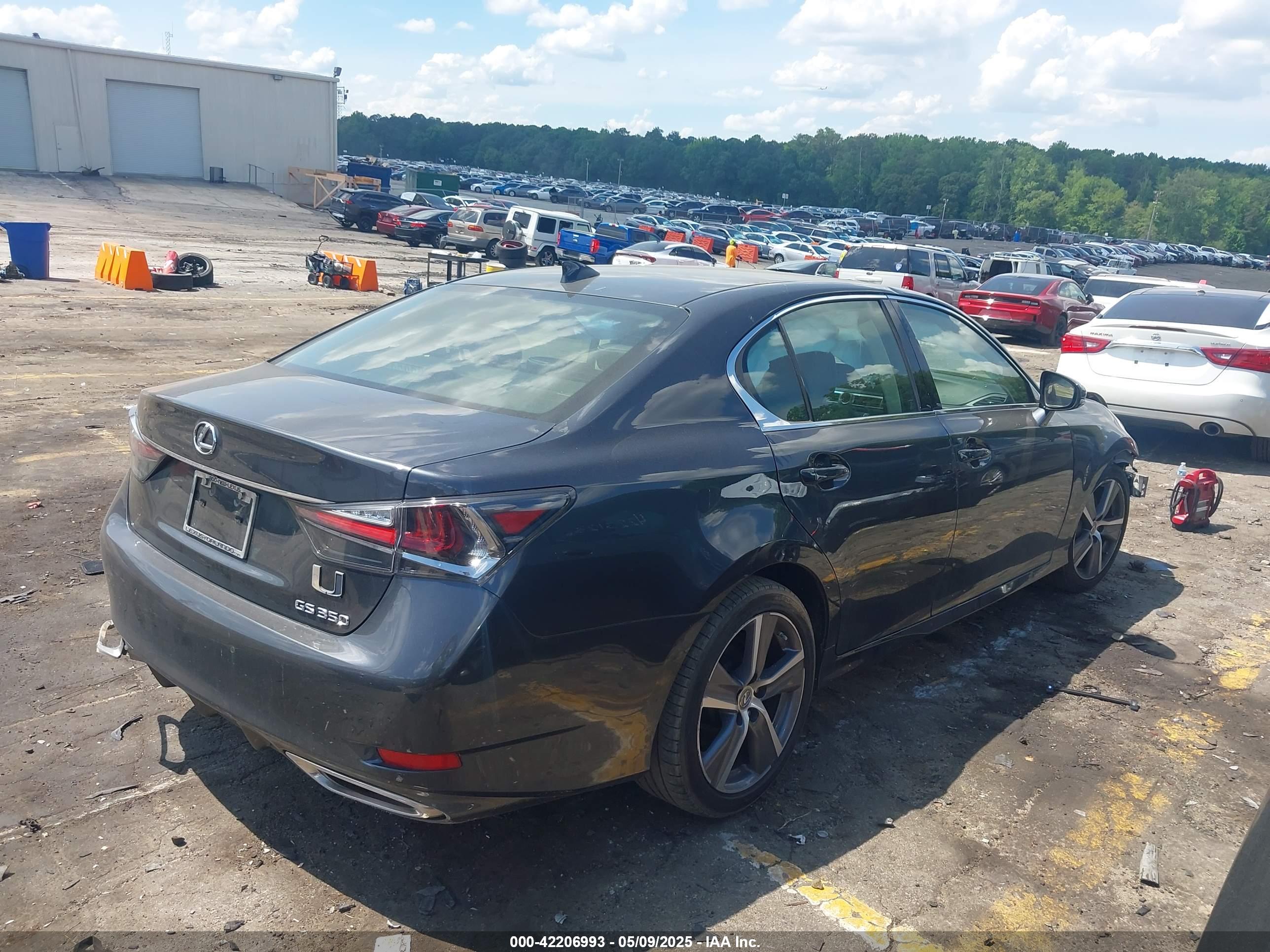 LEXUS GS image 4