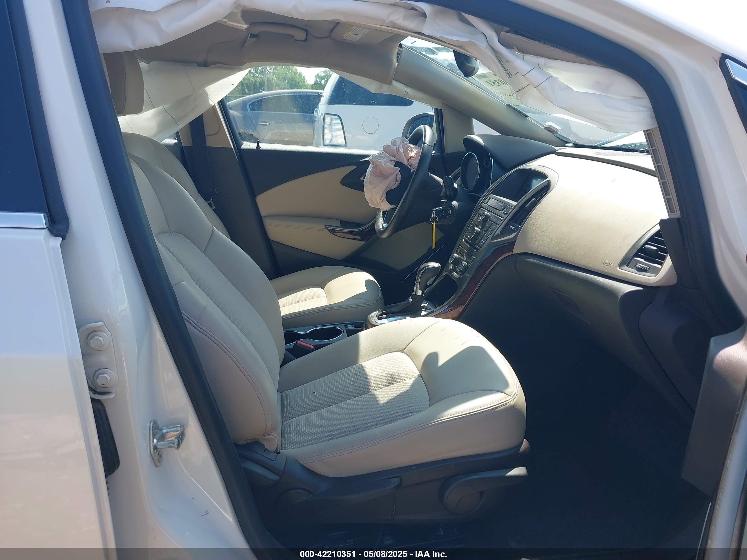 BUICK VERANO image 5