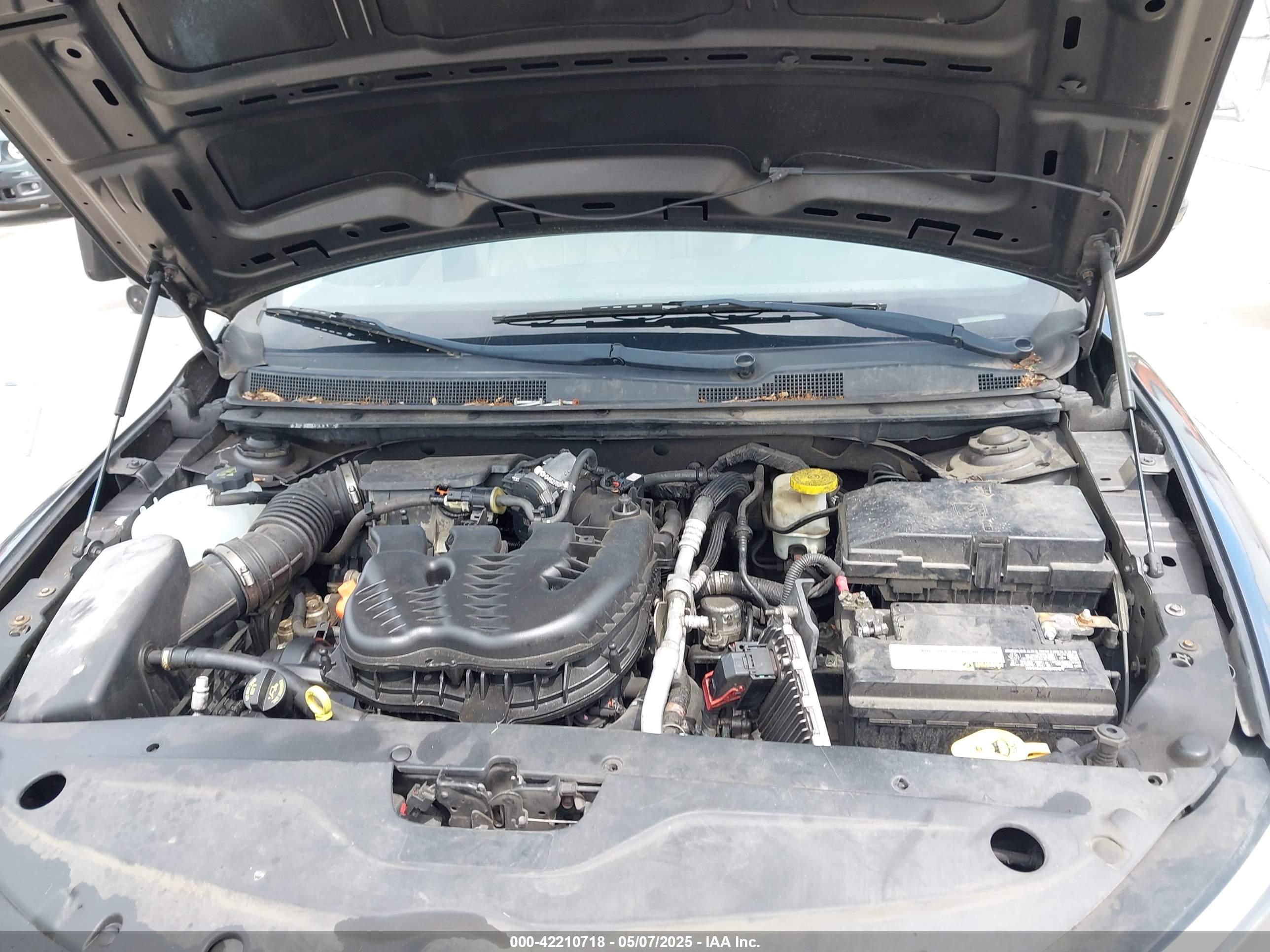 CHRYSLER 200 image 10