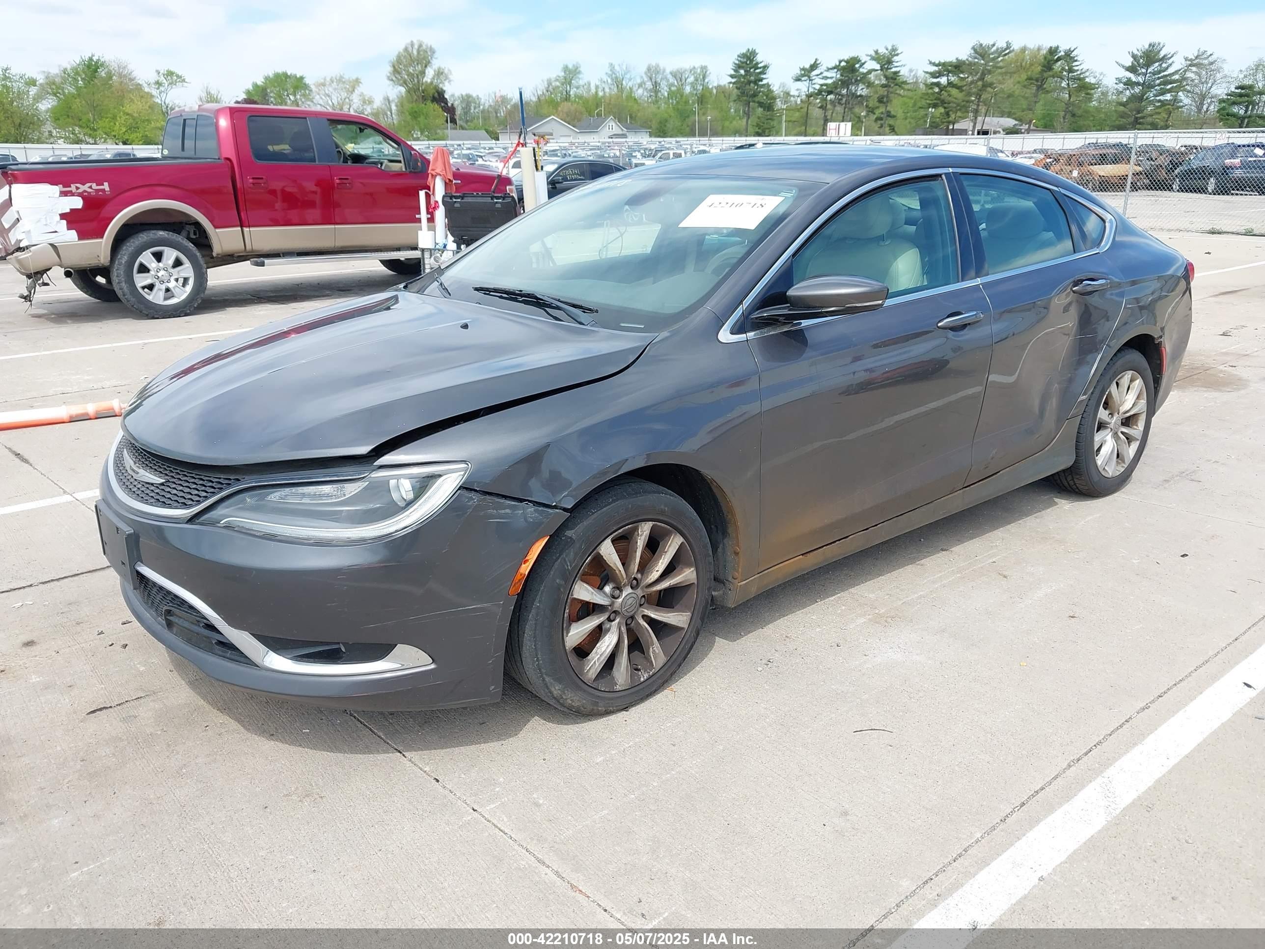 CHRYSLER 200 image 2