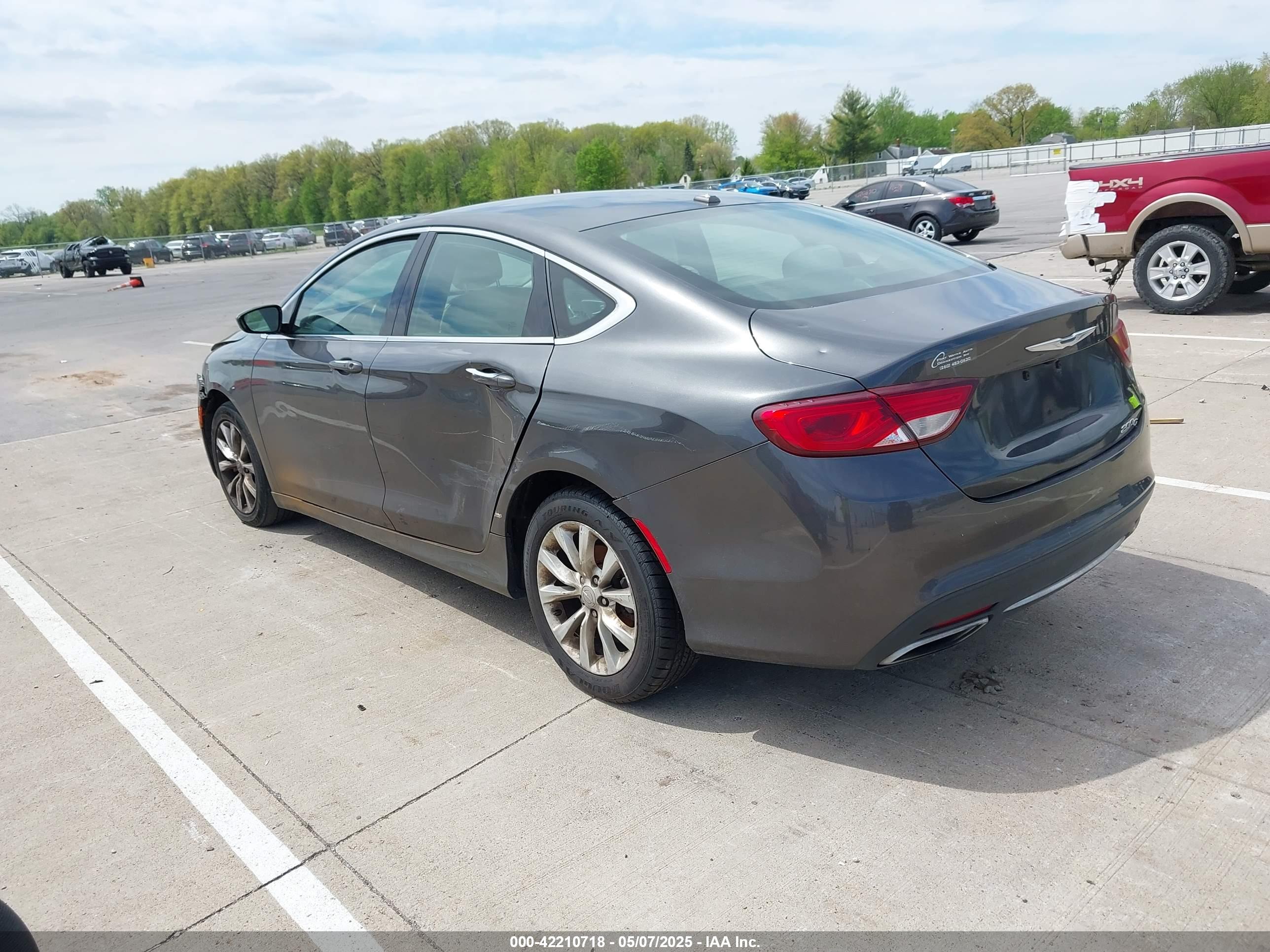 CHRYSLER 200 image 3