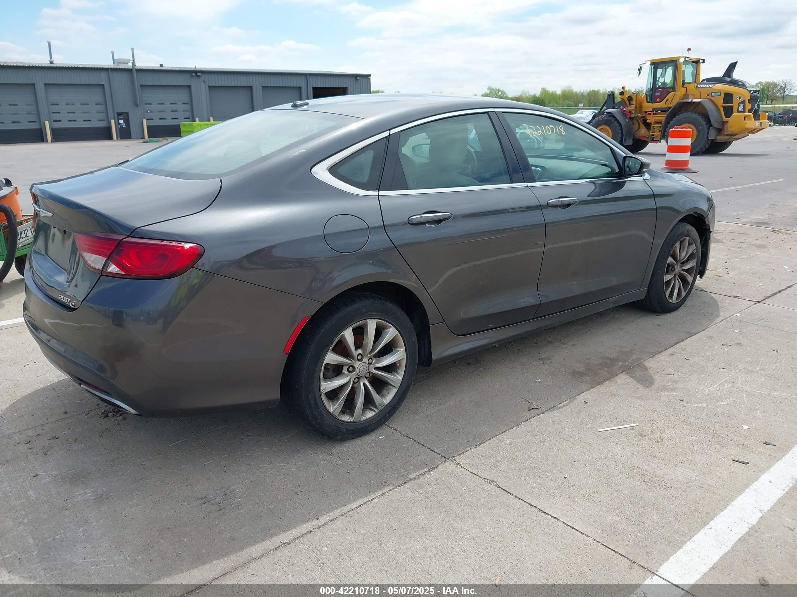 CHRYSLER 200 image 4