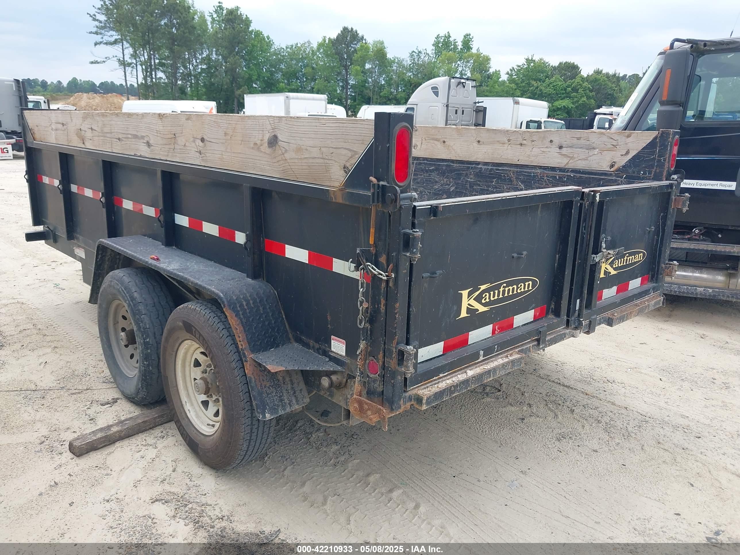 KAUFMAN TRAILERS image 3