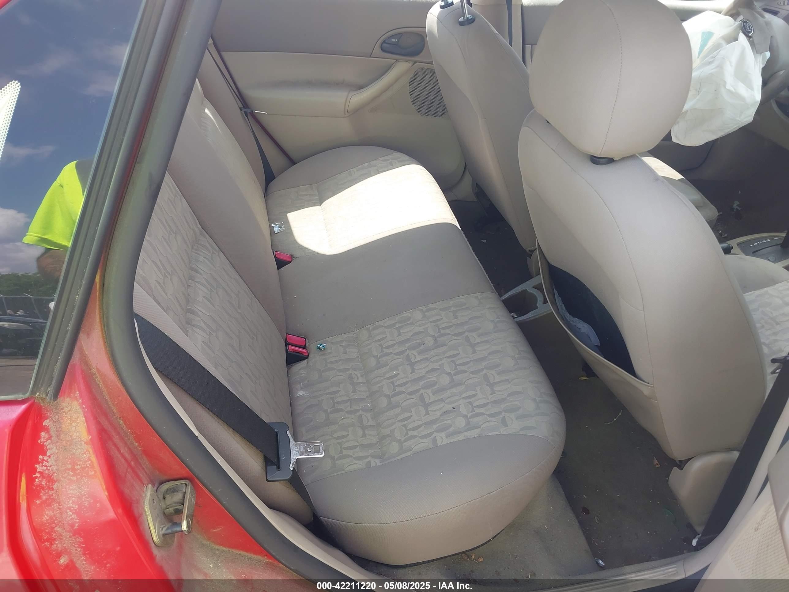 FORD FOCUS image 8