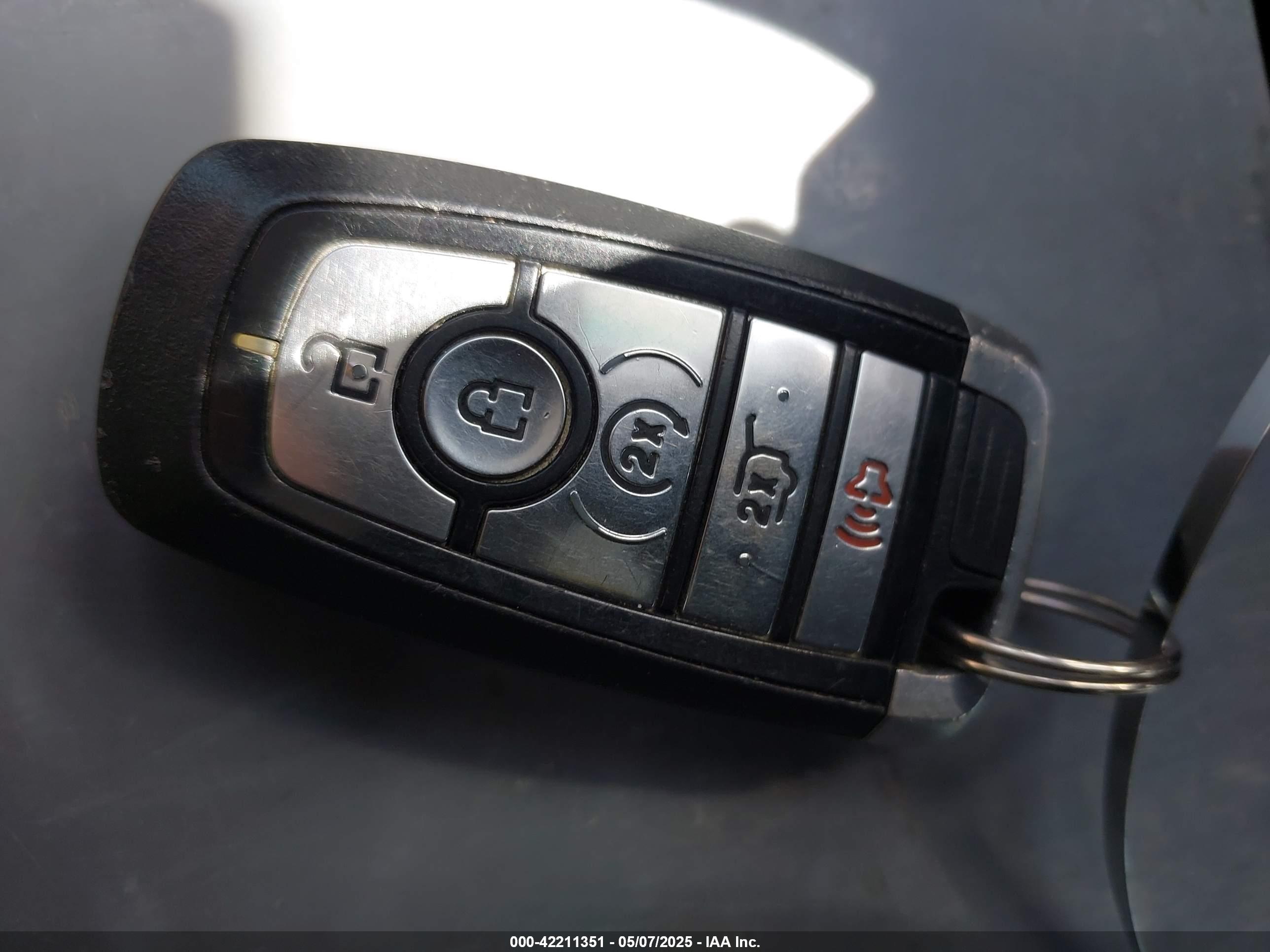 FORD EXPLORER image 11