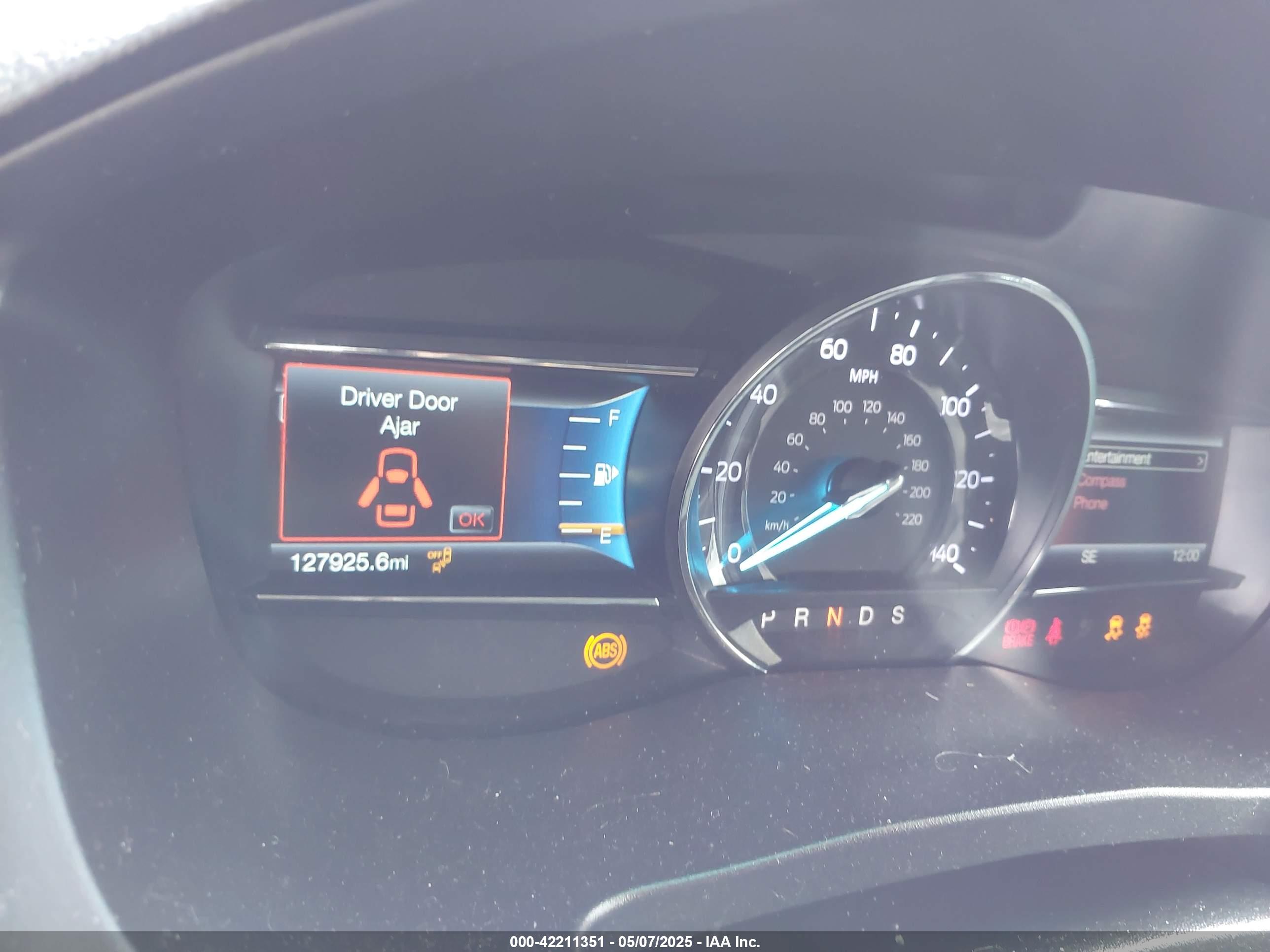 FORD EXPLORER image 7