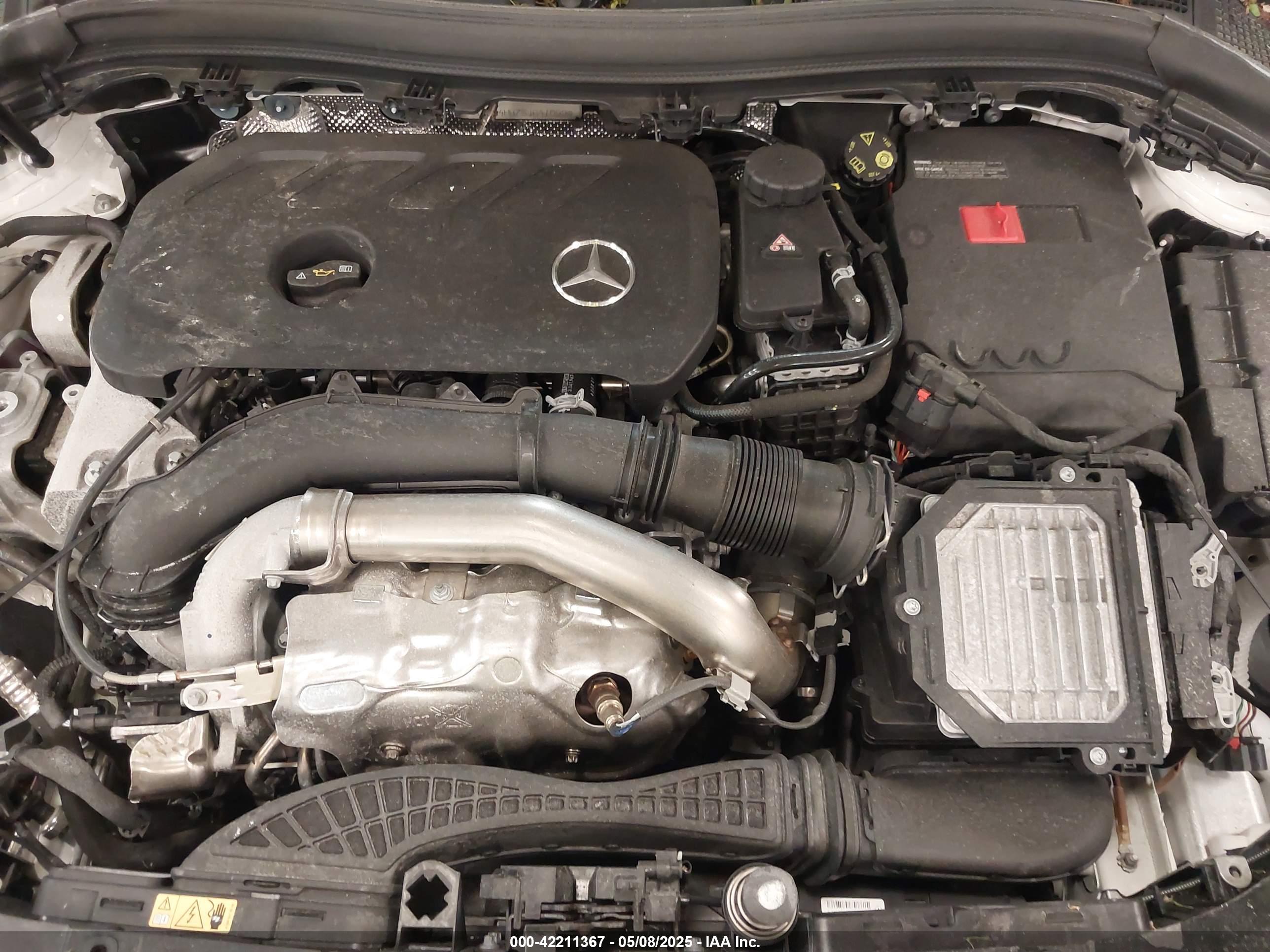 MERCEDES-BENZ GLA image 10