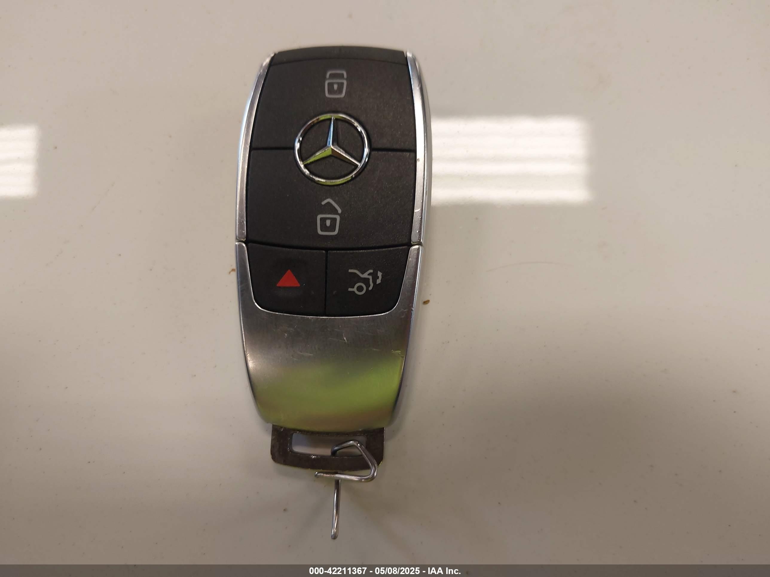MERCEDES-BENZ GLA image 11