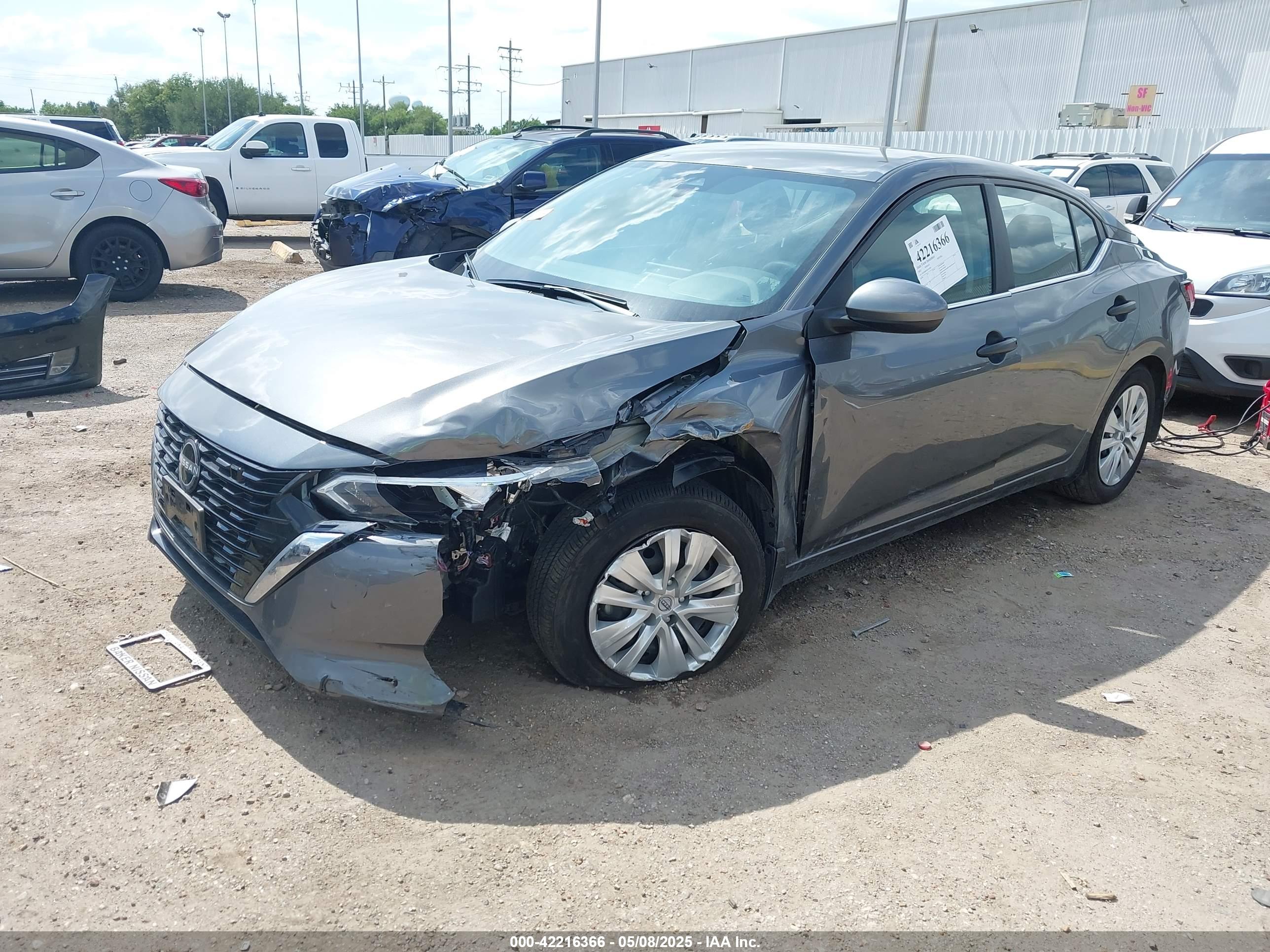 NISSAN SENTRA image 2