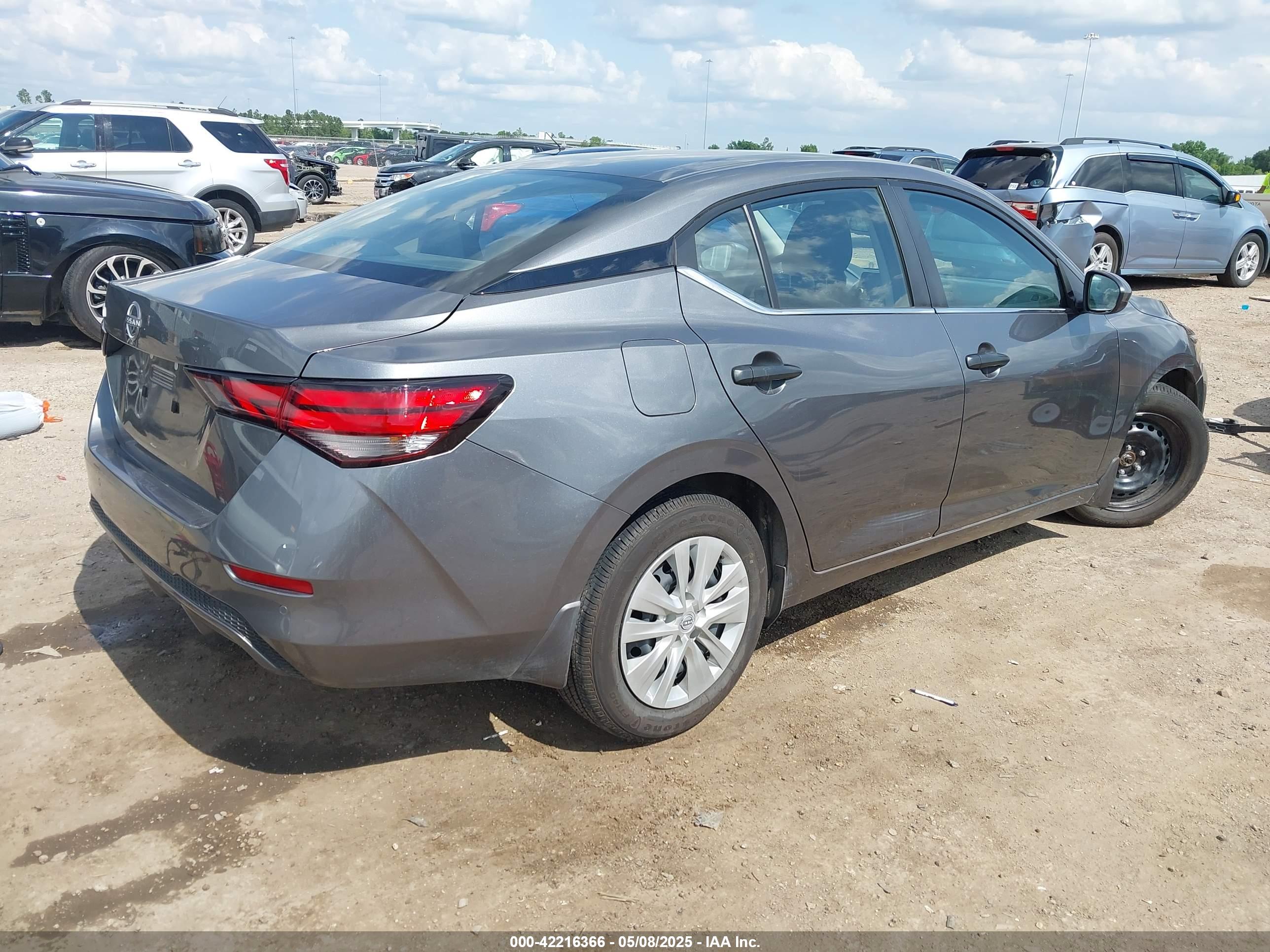 NISSAN SENTRA image 4