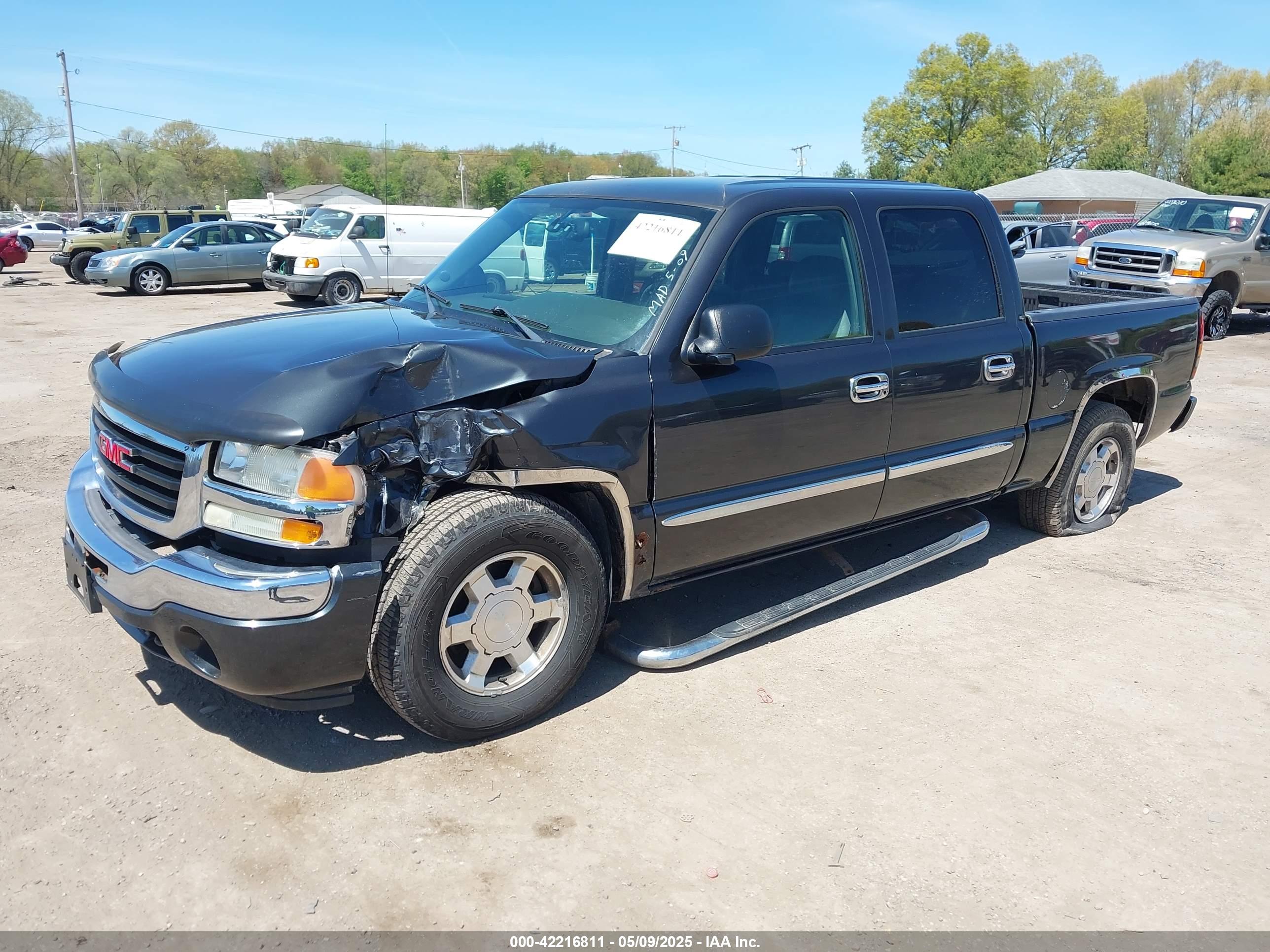 GMC SIERRA image 2