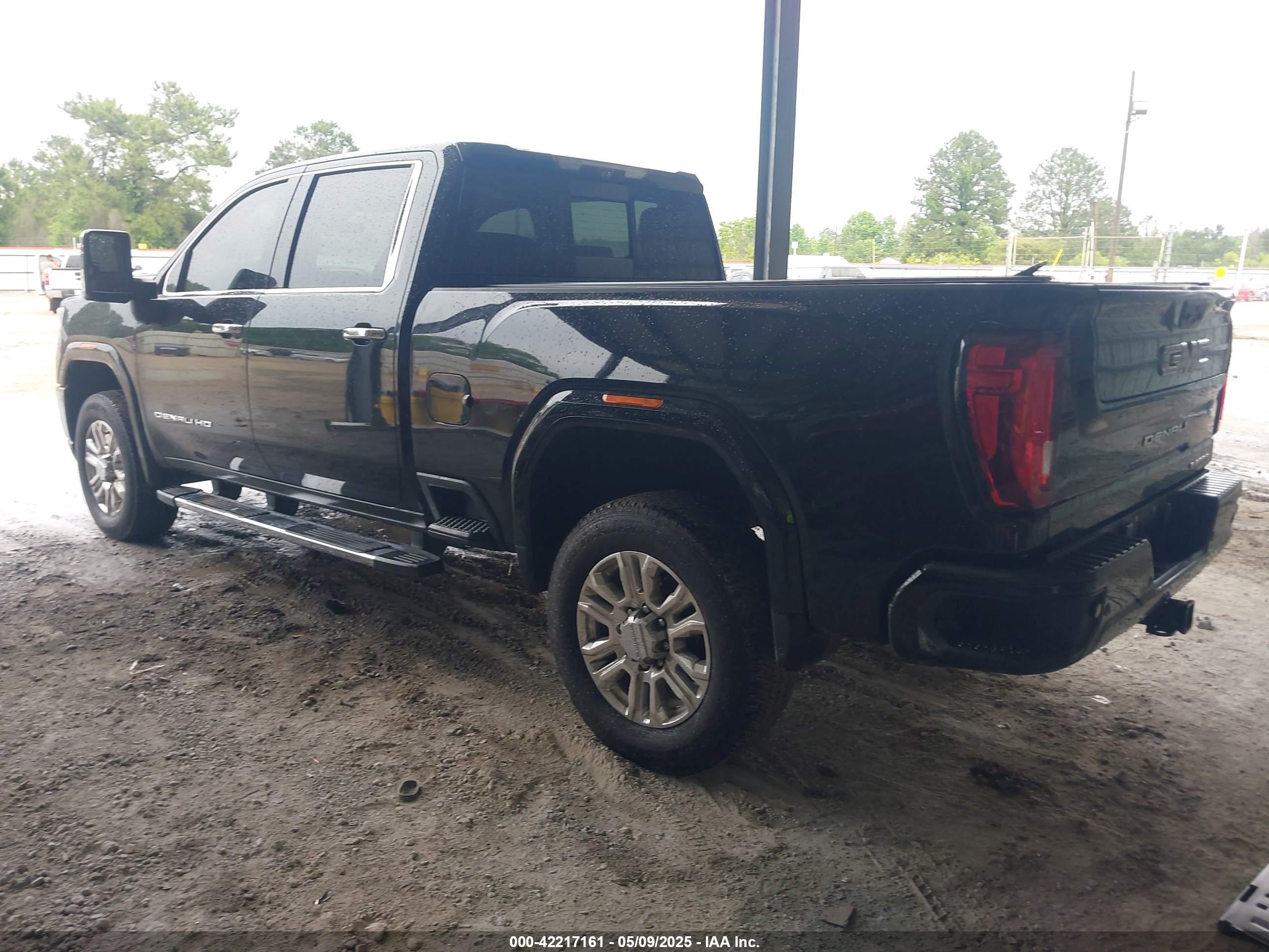 GMC SIERRA image 3