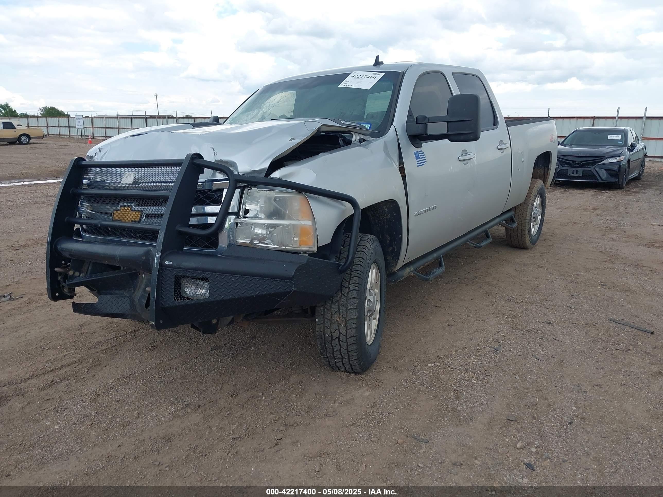 CHEVROLET SILVERADO image 2