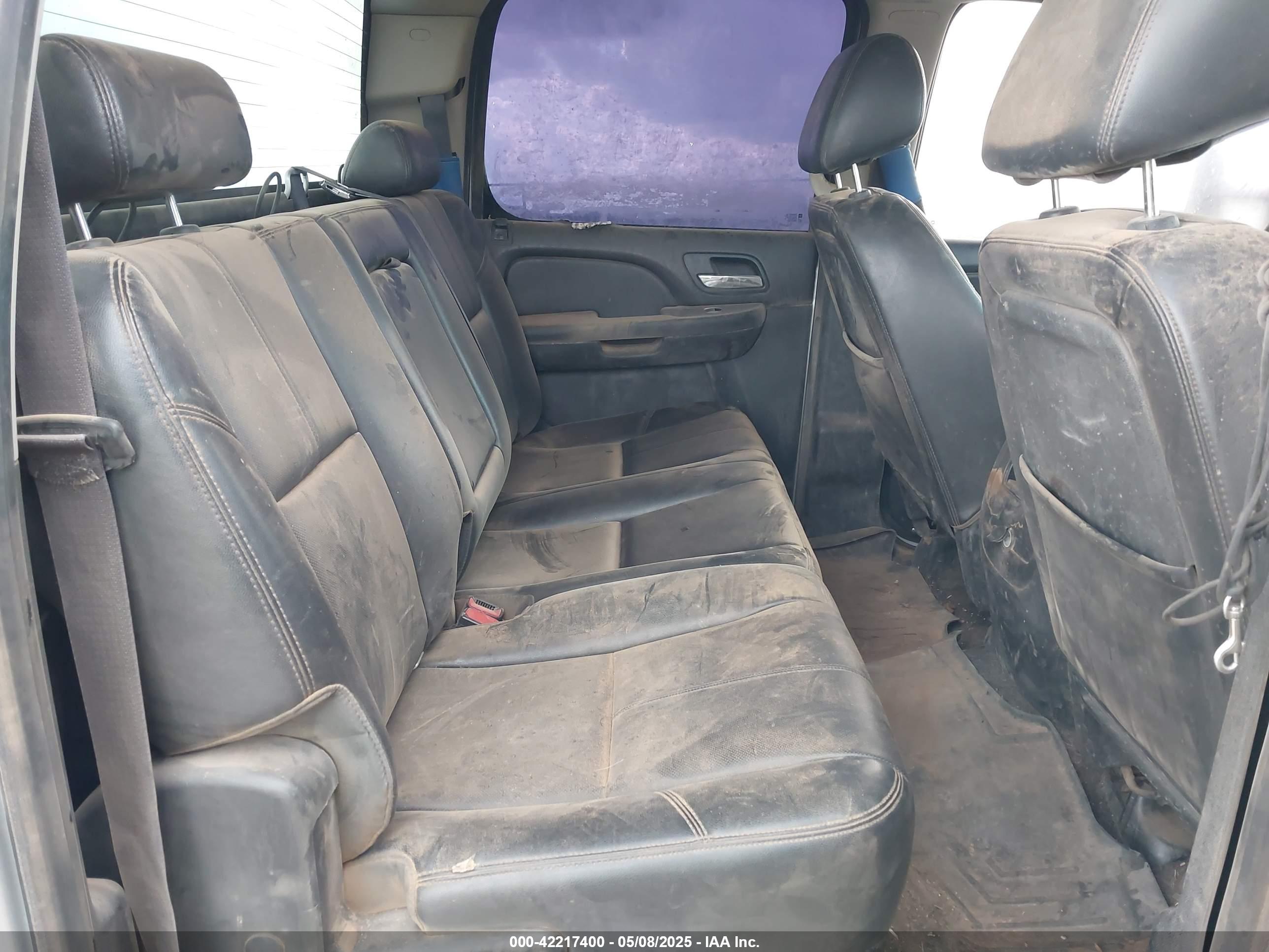 CHEVROLET SILVERADO image 8