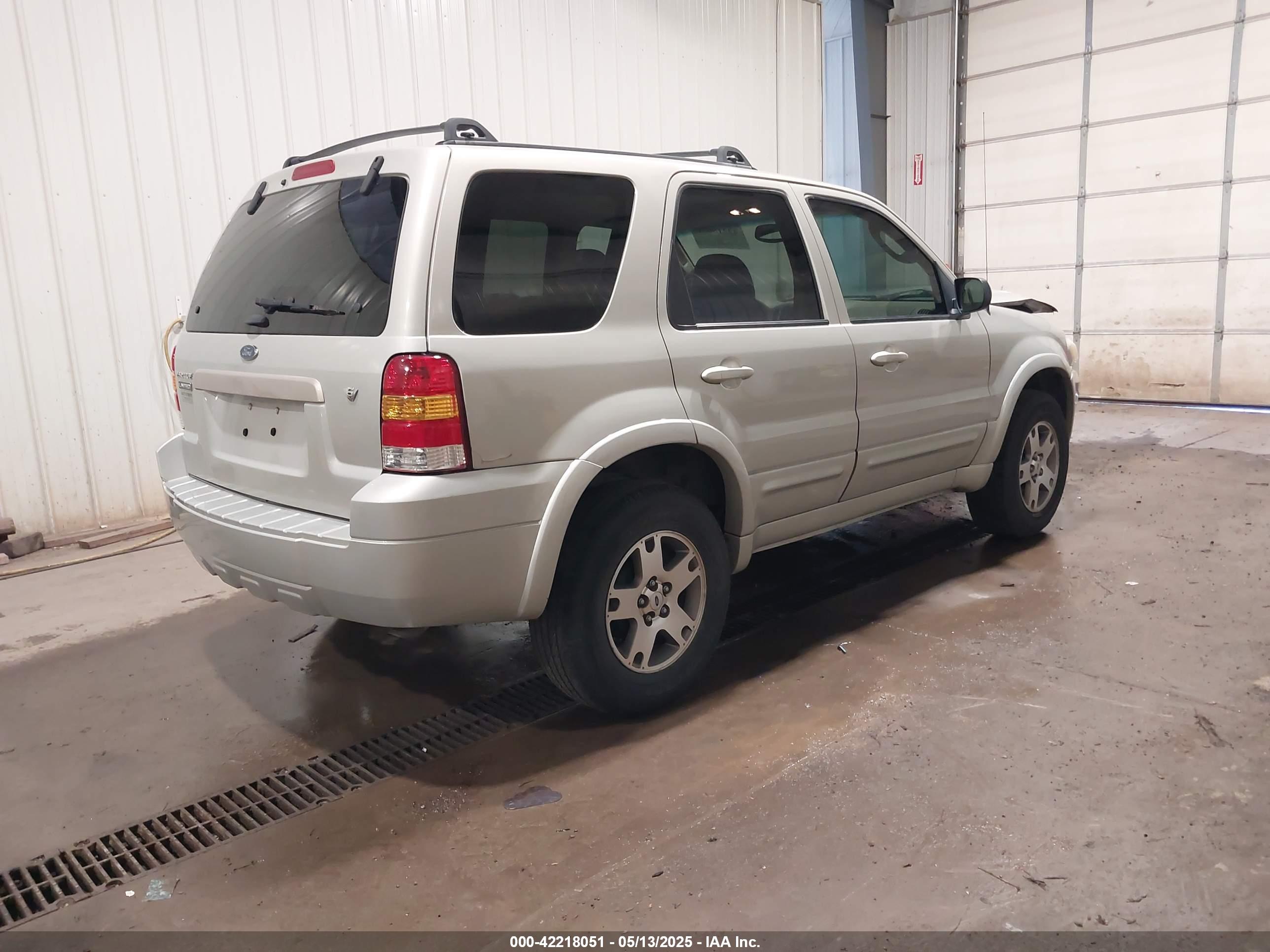 FORD ESCAPE image 4