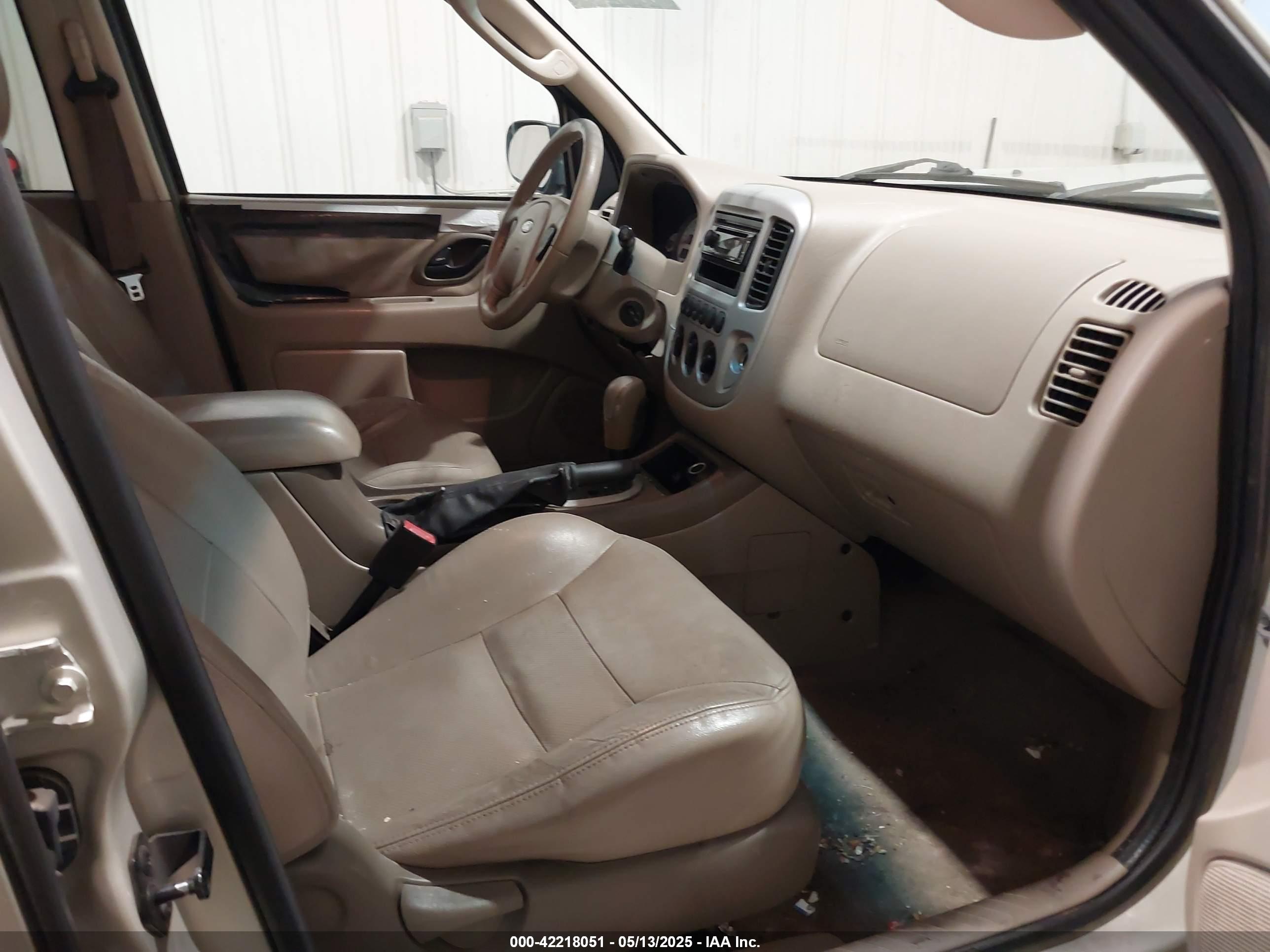 FORD ESCAPE image 5