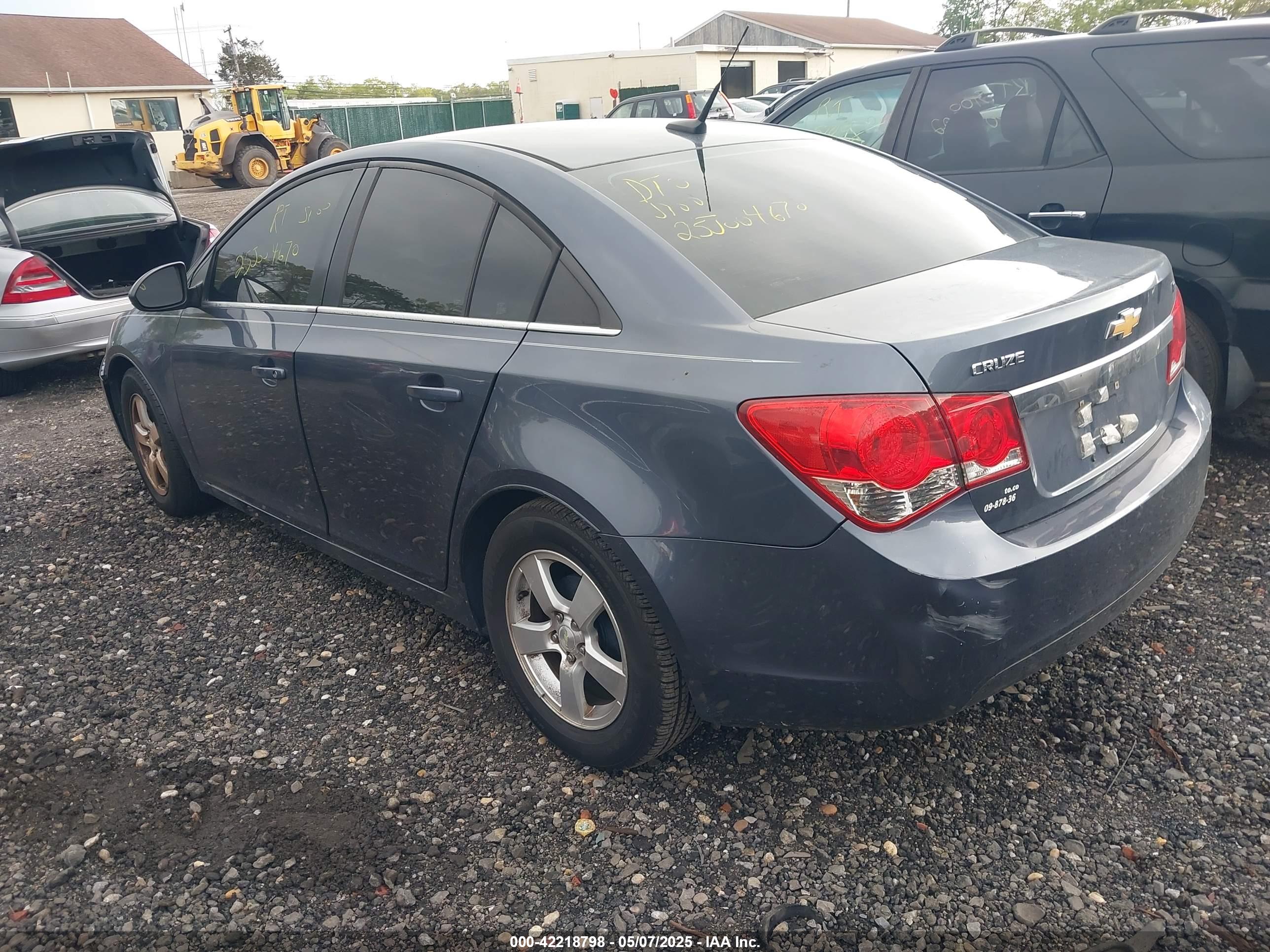 CHEVROLET CRUZE image 3