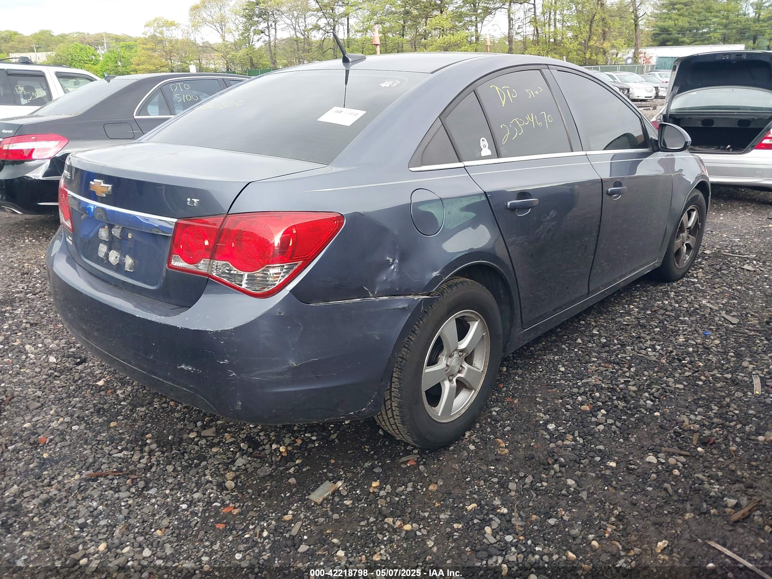CHEVROLET CRUZE image 4