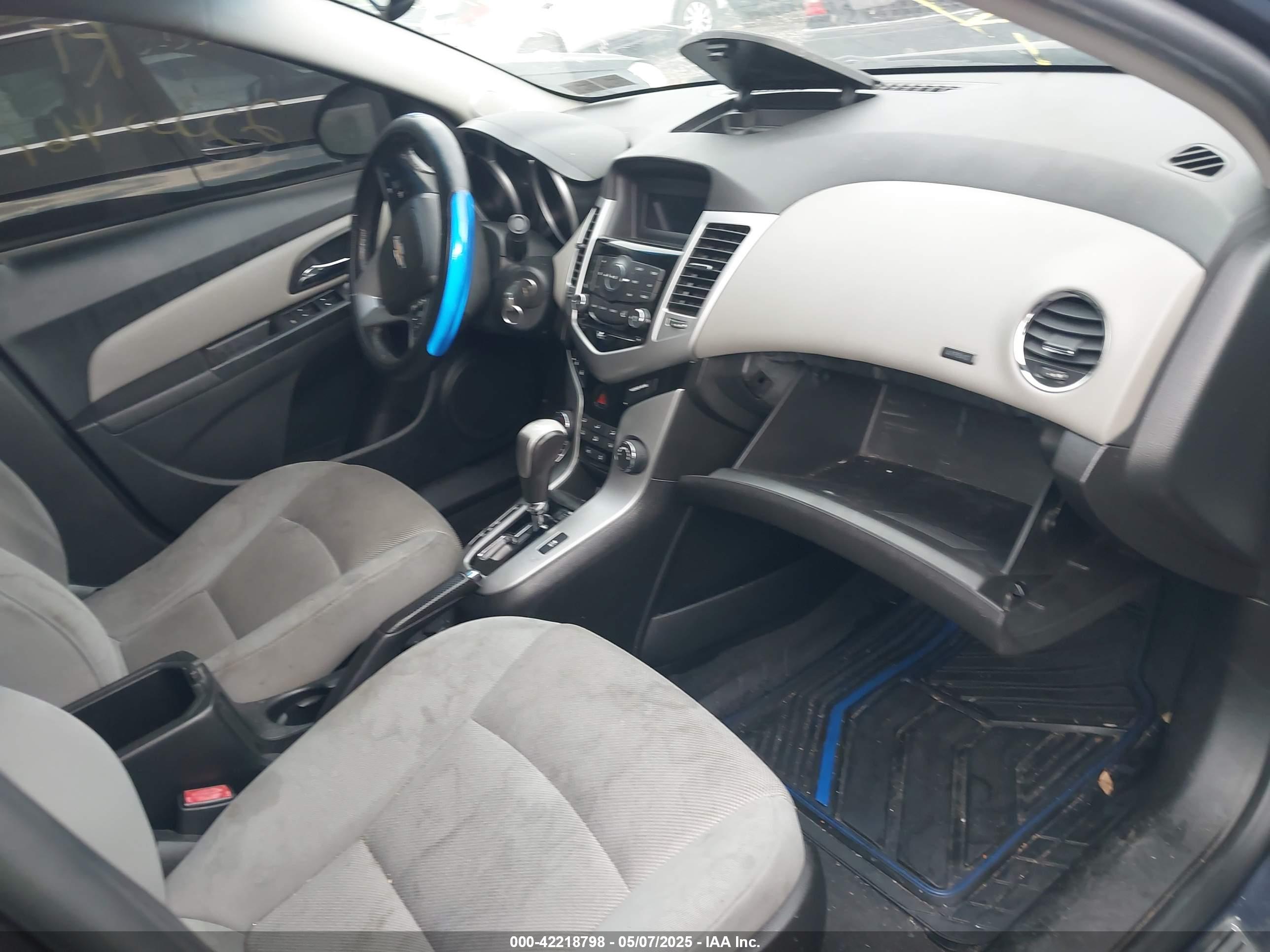 CHEVROLET CRUZE image 5