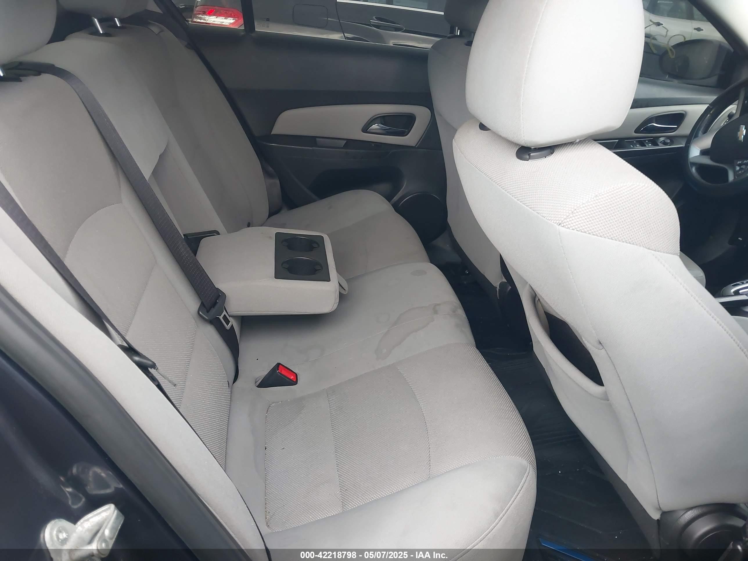 CHEVROLET CRUZE image 8