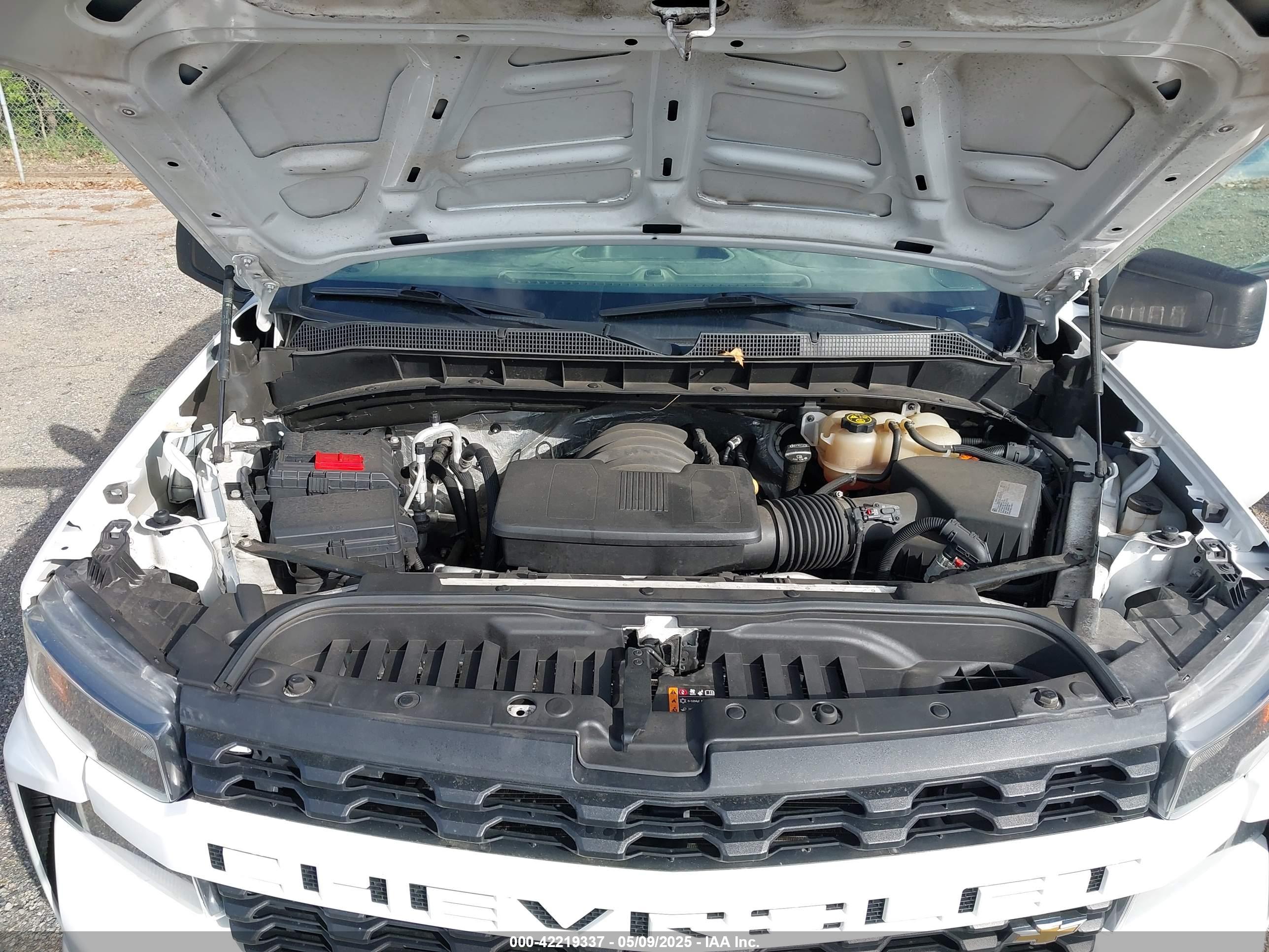 CHEVROLET SILVERADO image 10