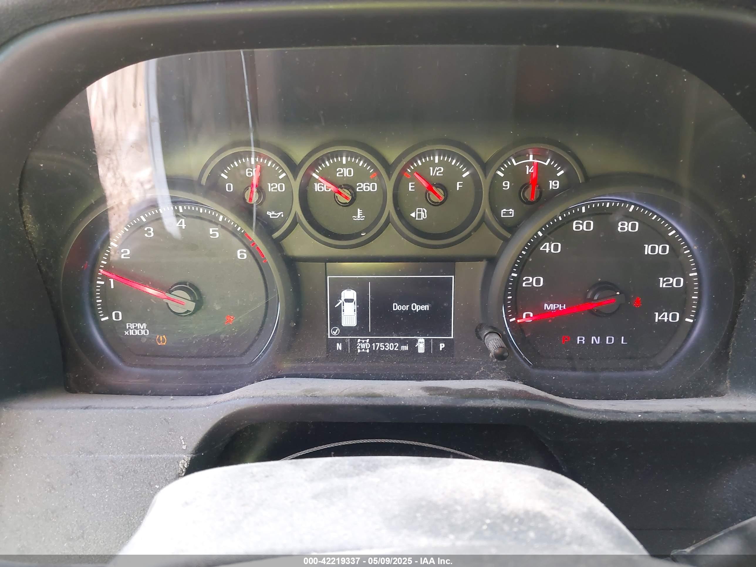 CHEVROLET SILVERADO image 7