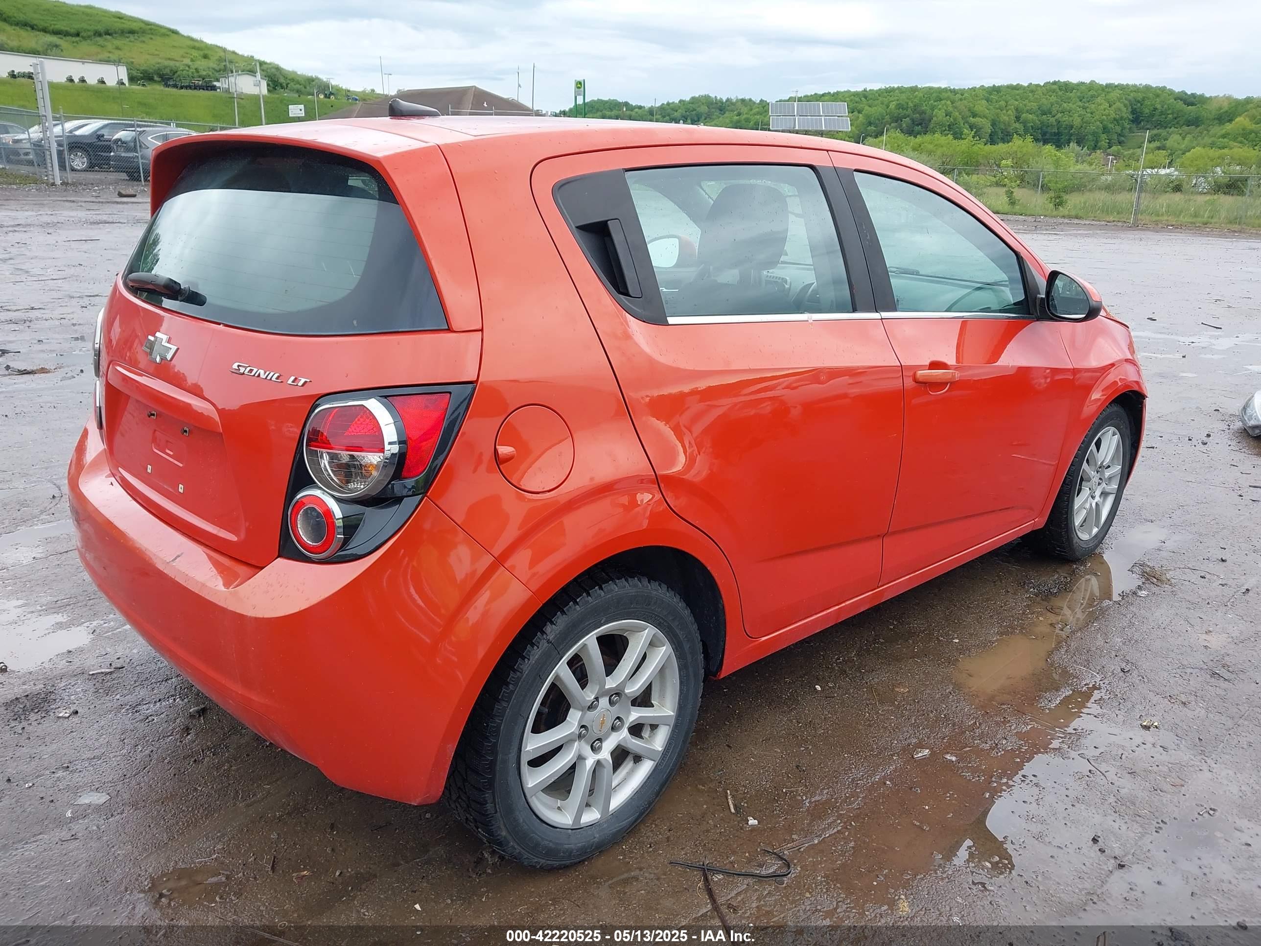 CHEVROLET SONIC image 4