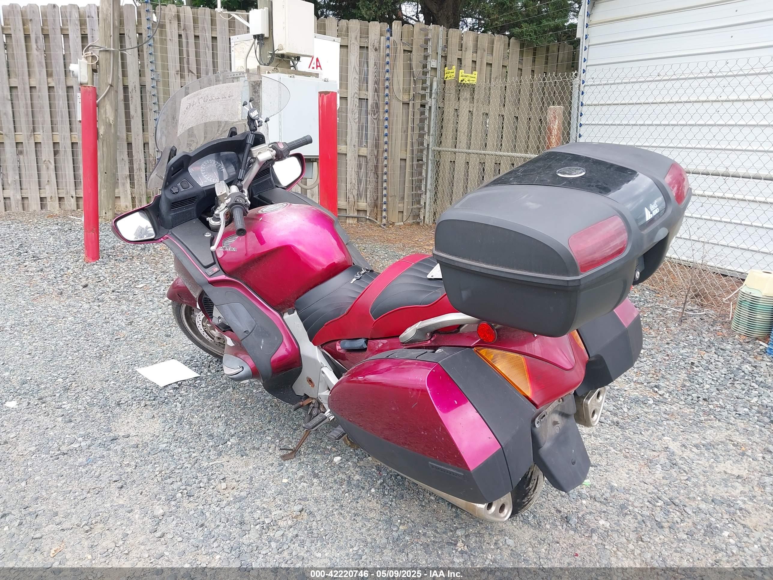 HONDA ST1300 image 3