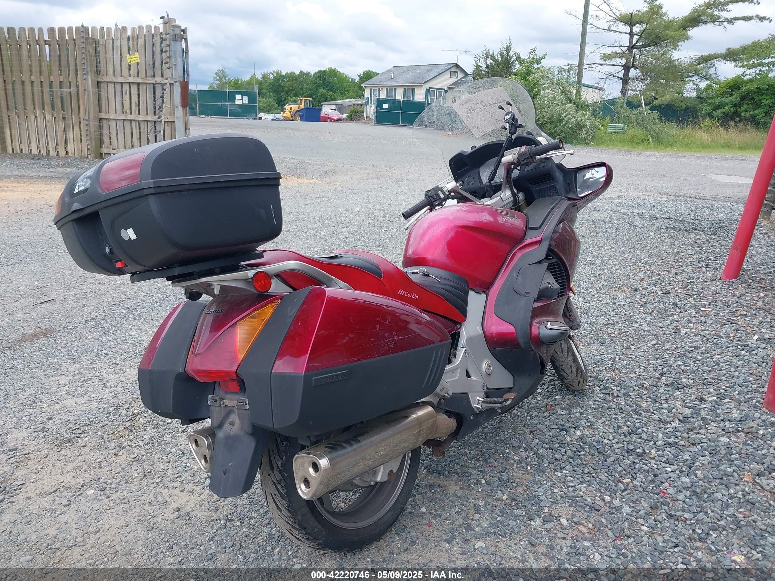 HONDA ST1300 image 4