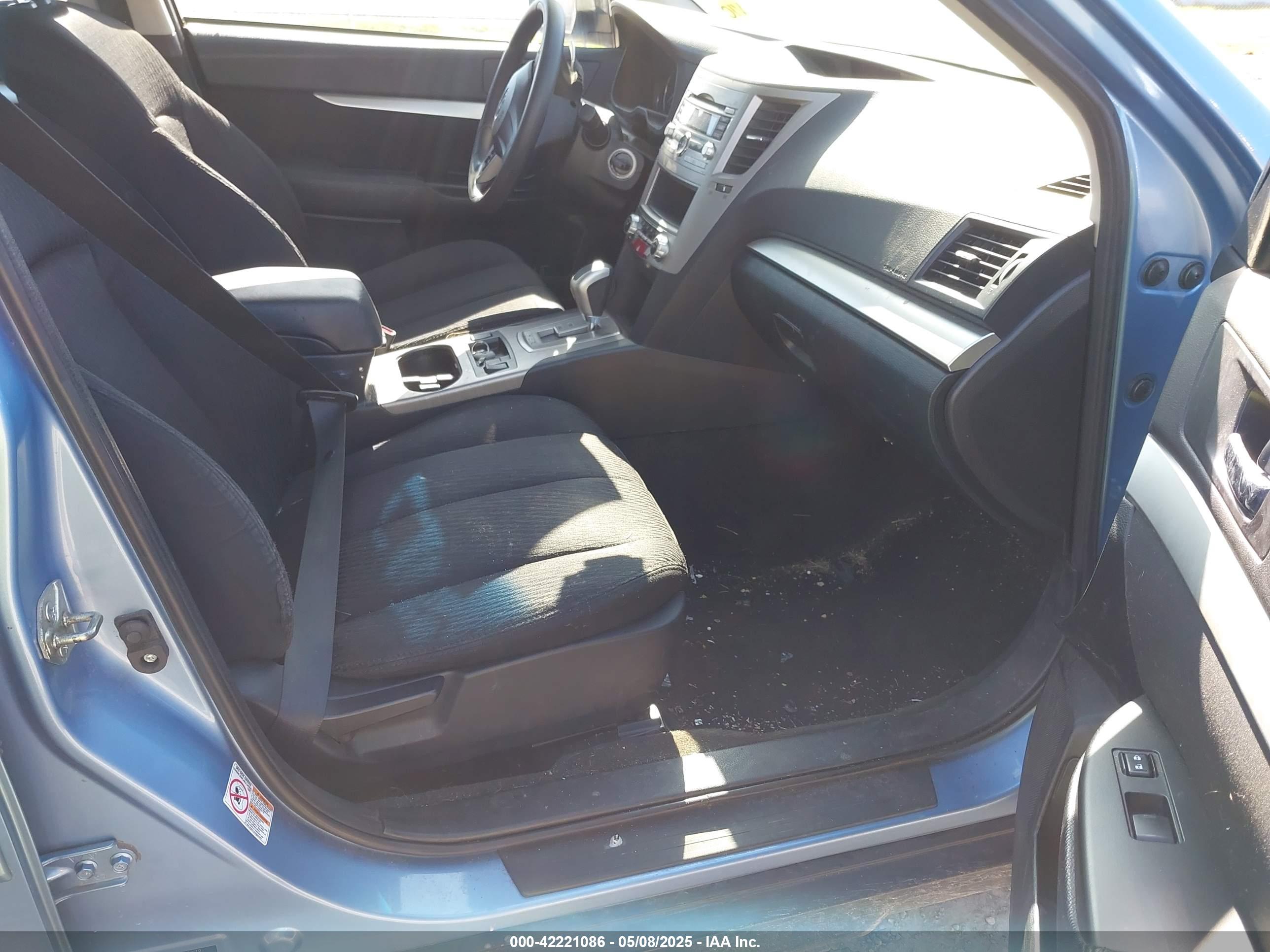 SUBARU OUTBACK image 5