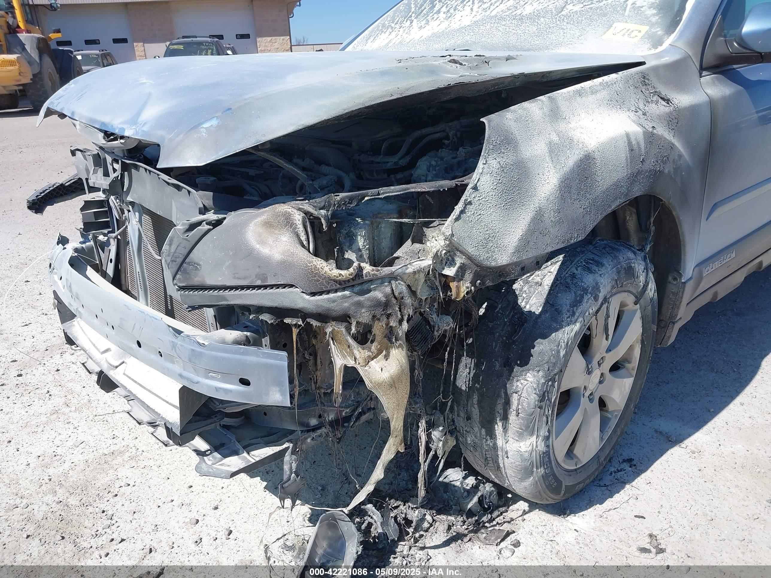 SUBARU OUTBACK image 6