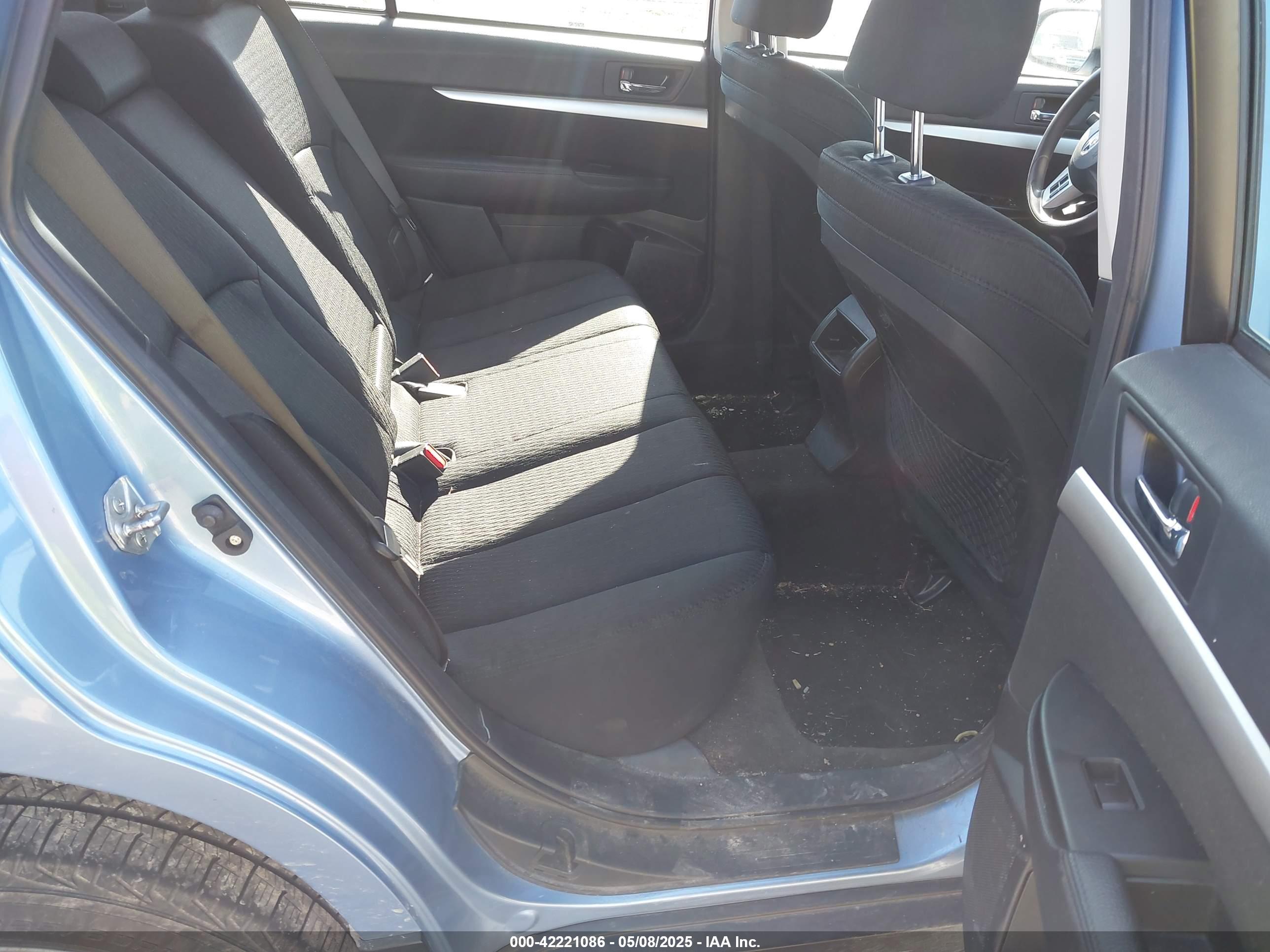 SUBARU OUTBACK image 8