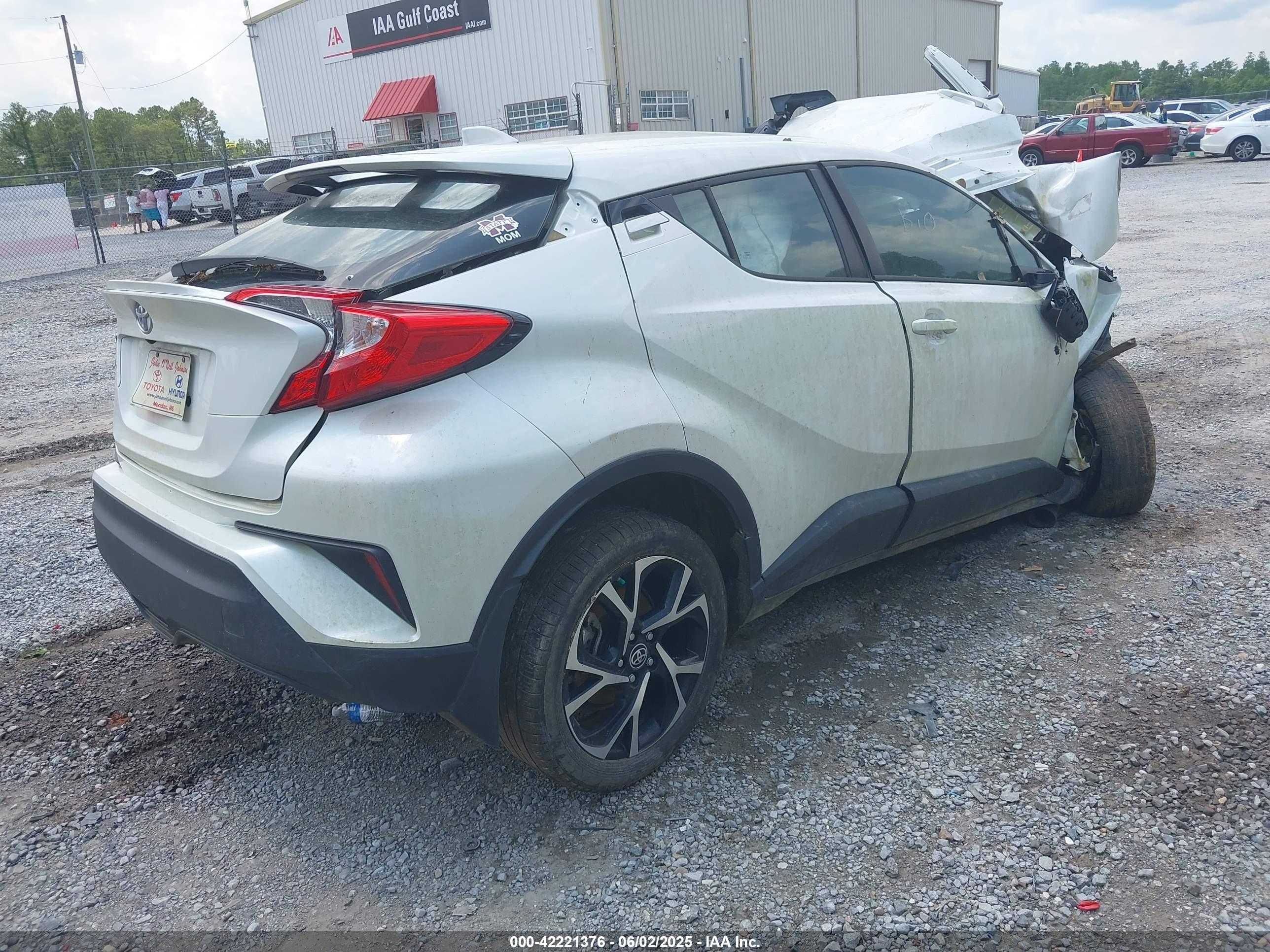 TOYOTA C-HR image 4
