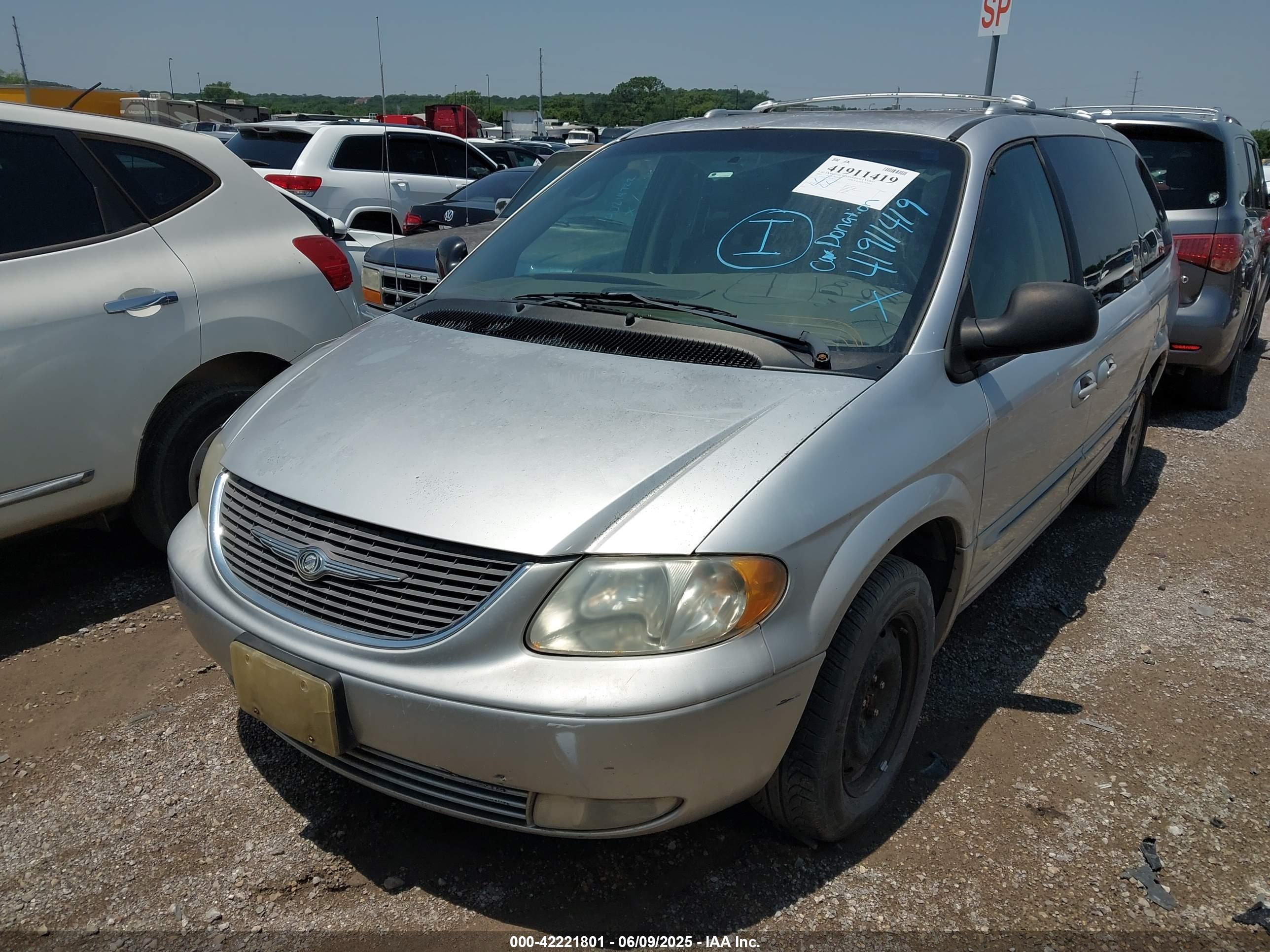 CHRYSLER TOWN image 2