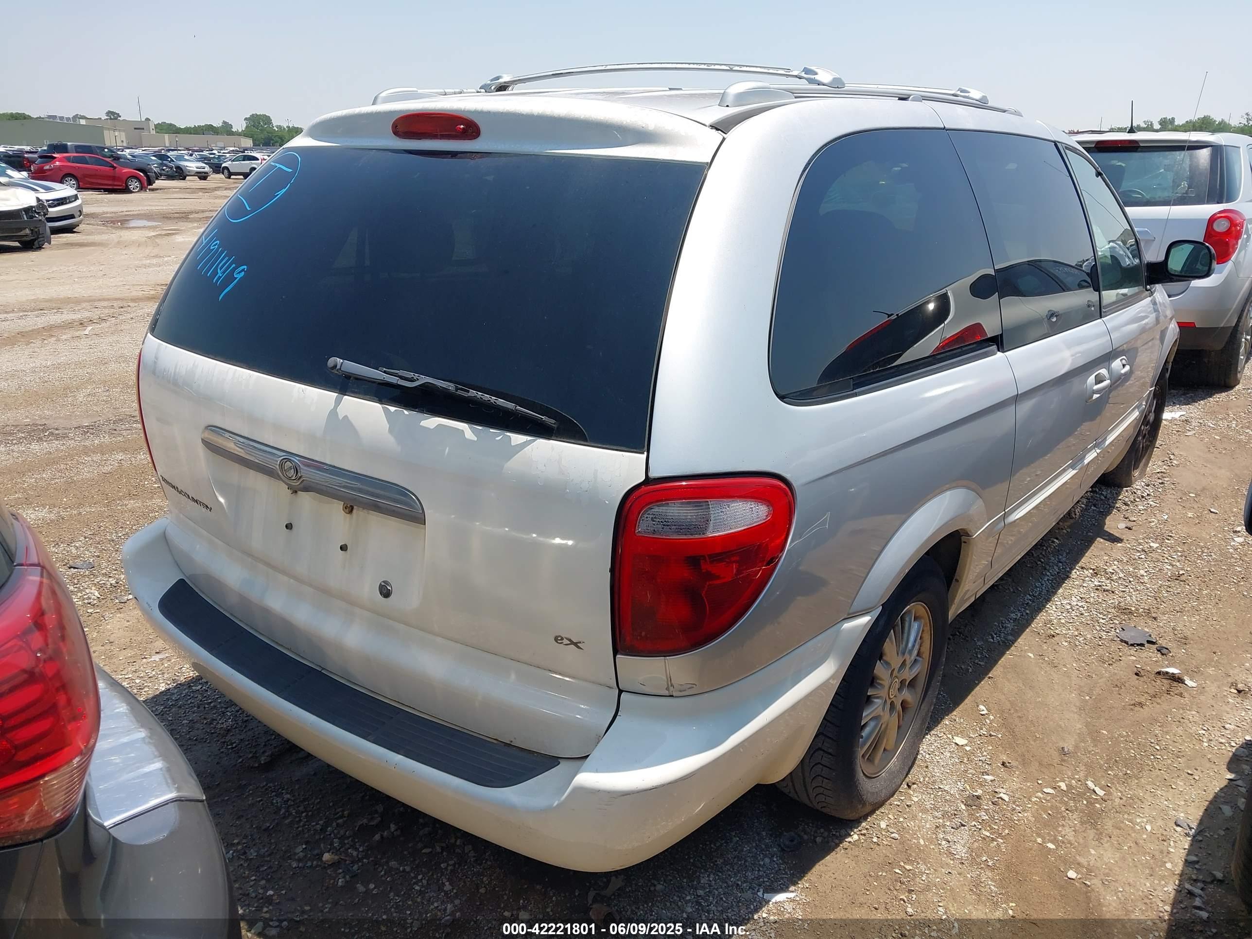 CHRYSLER TOWN image 4
