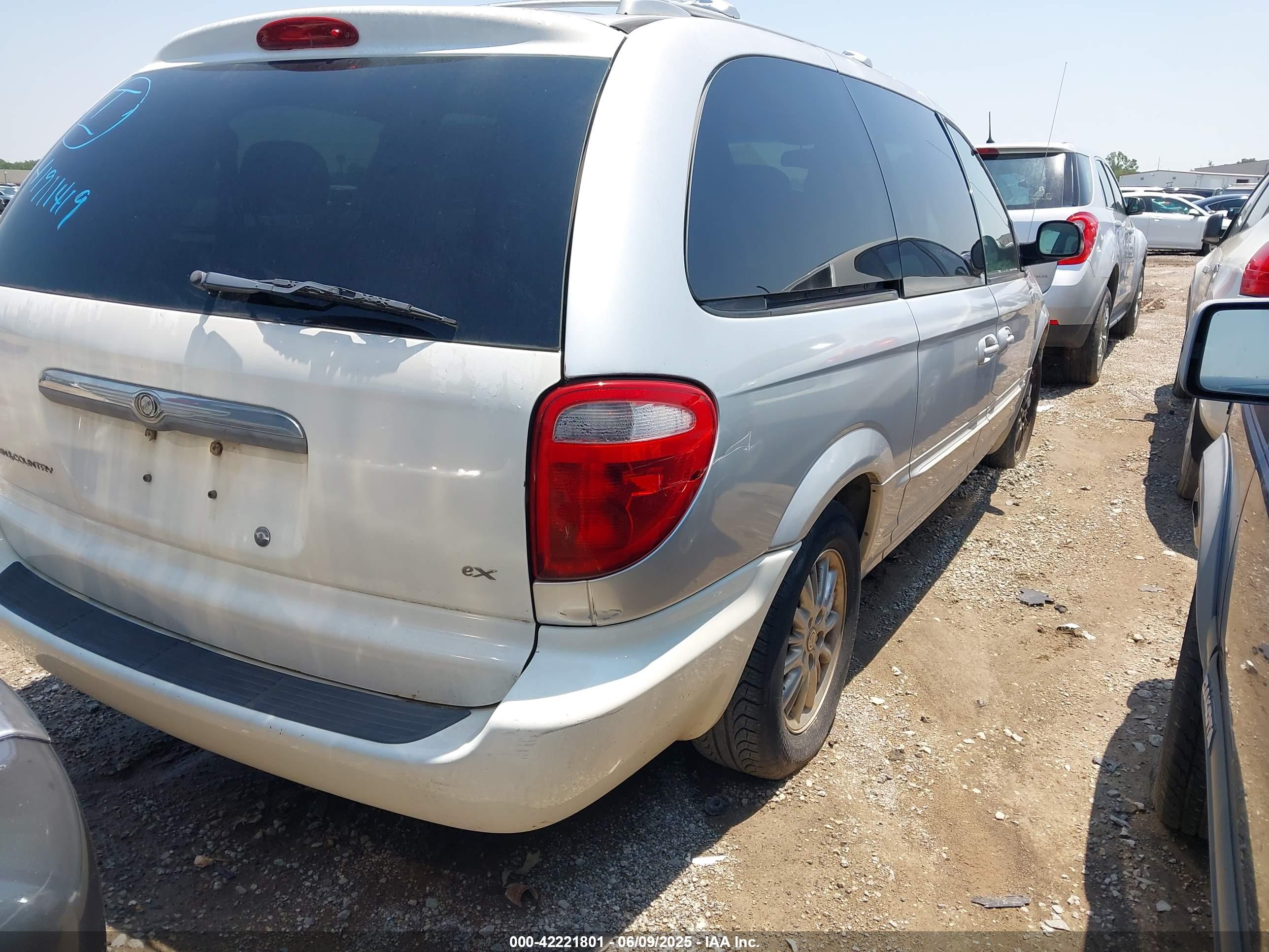 CHRYSLER TOWN image 6