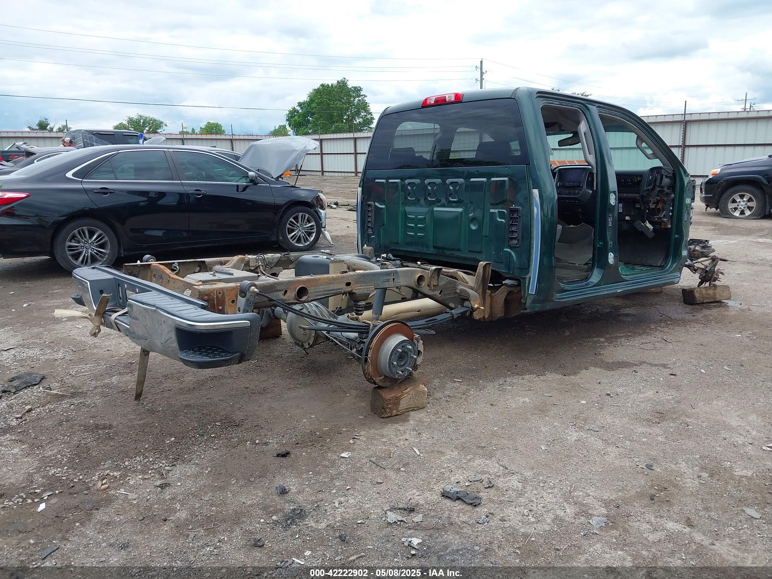 CHEVROLET SILVERADO image 4