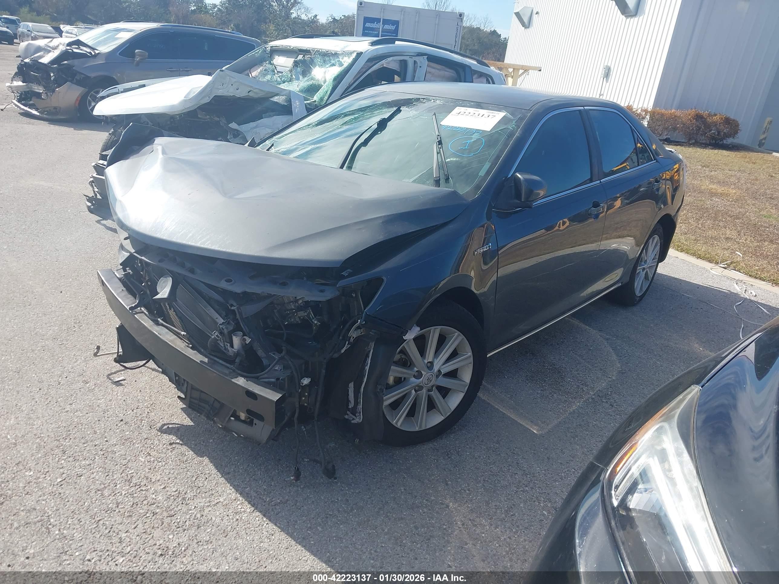TOYOTA CAMRY image 2