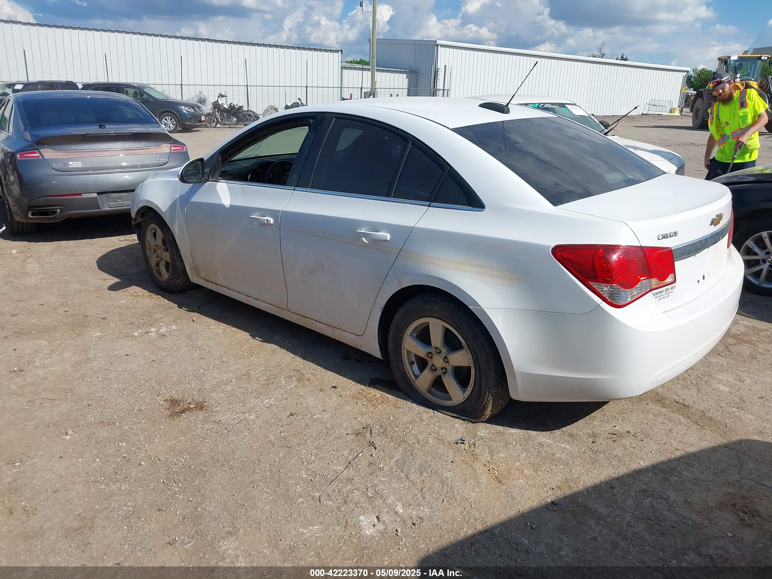 CHEVROLET CRUZE image 3