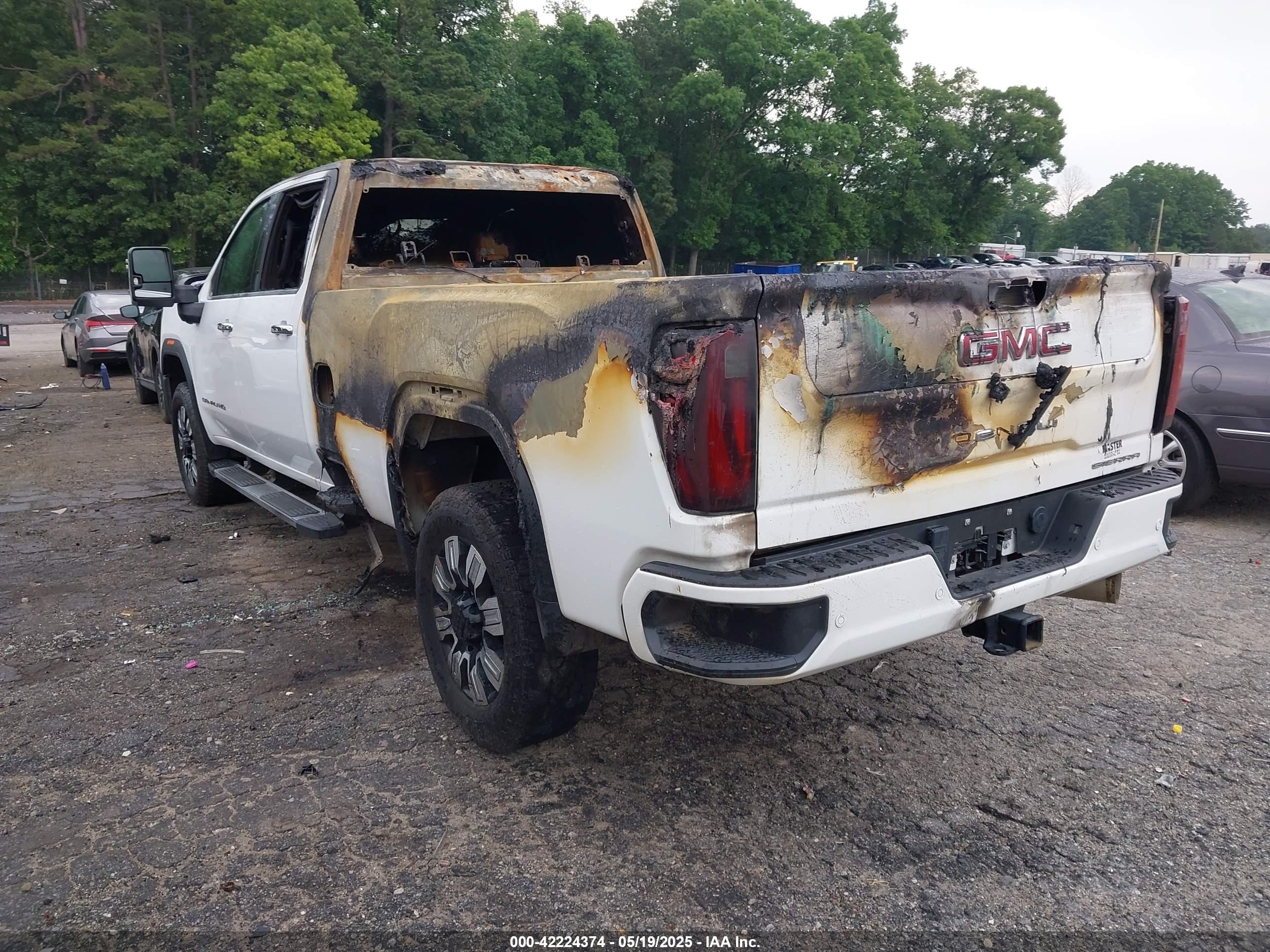 GMC SIERRA image 3