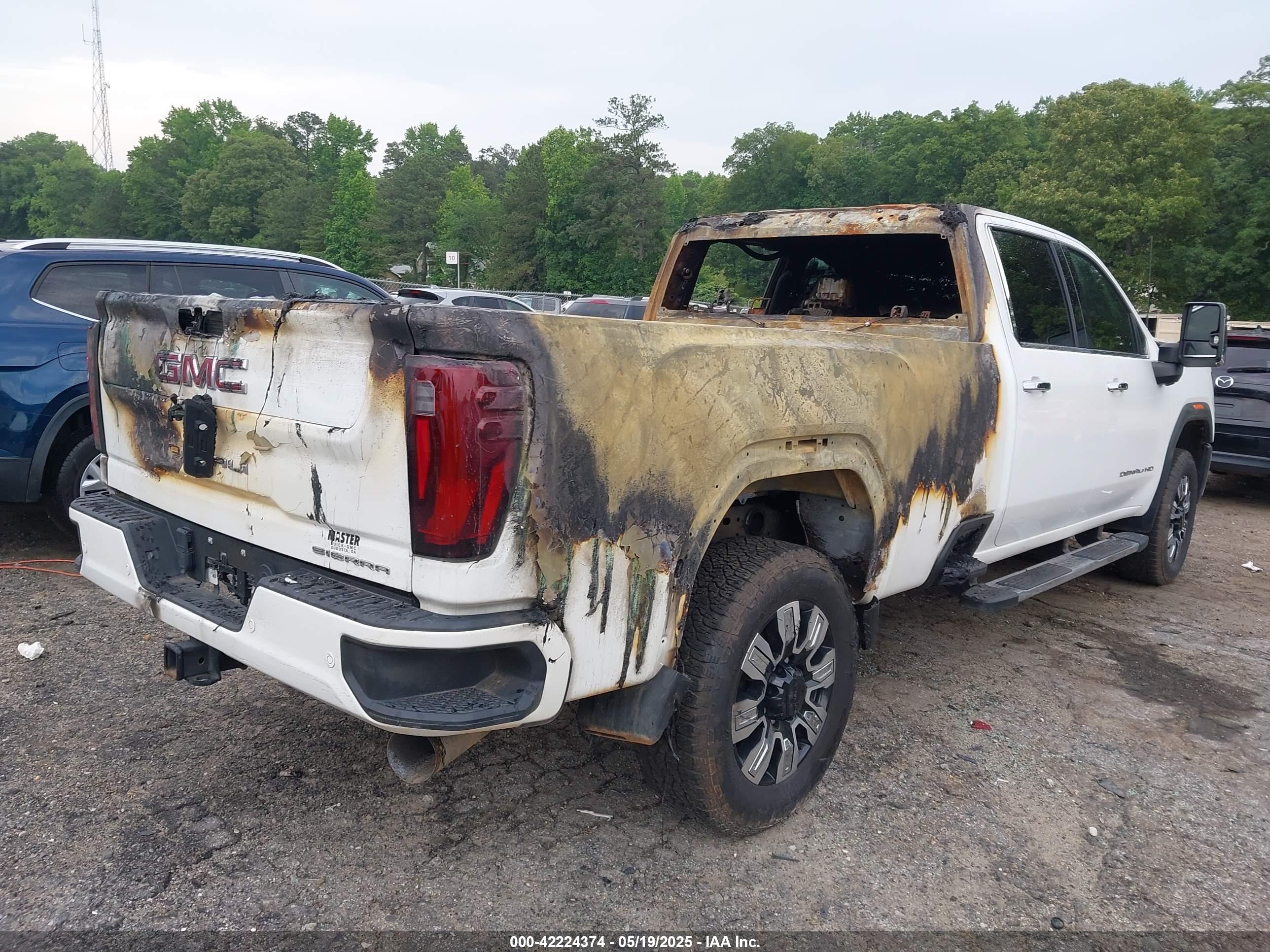 GMC SIERRA image 4
