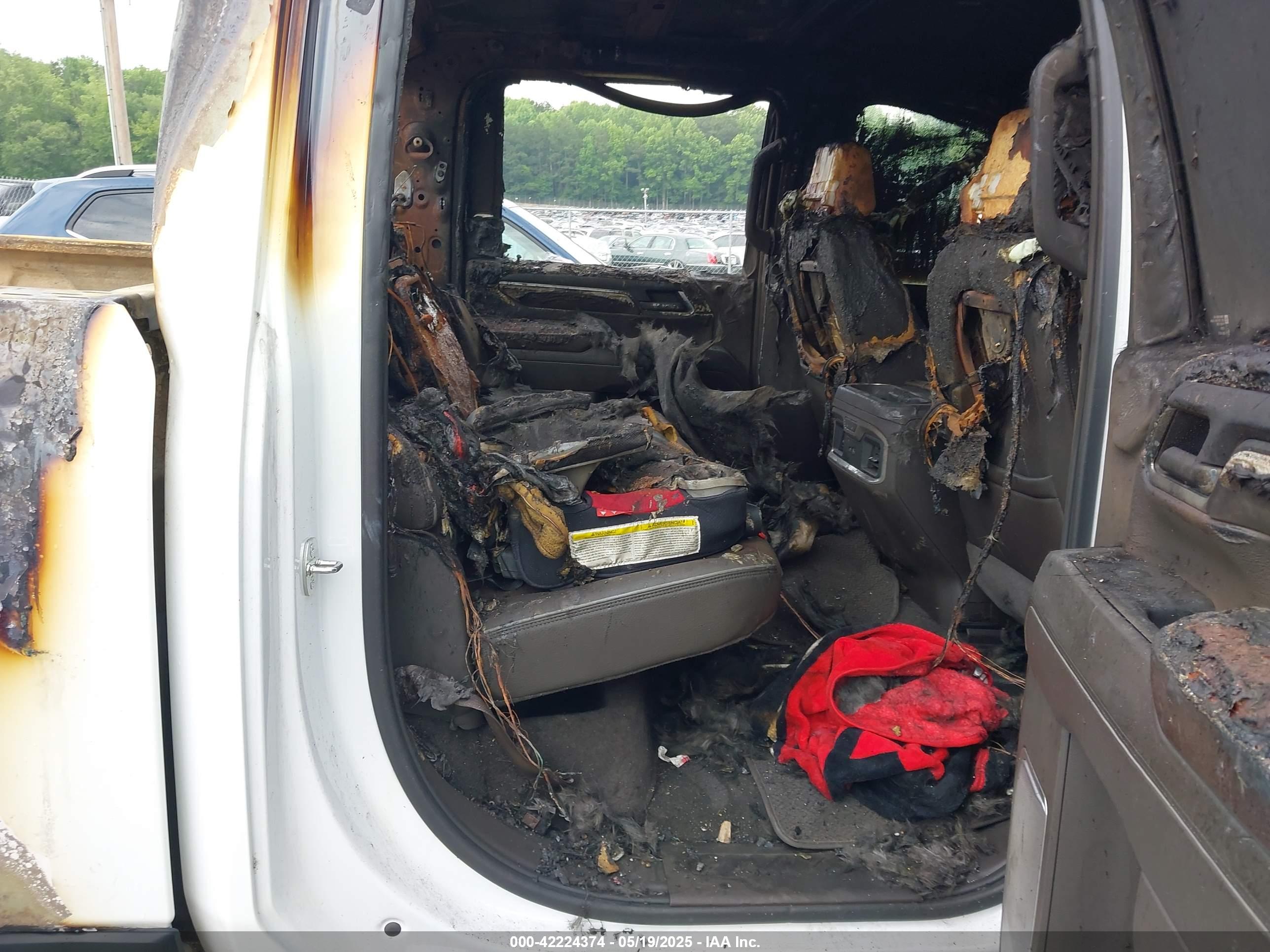 GMC SIERRA image 7
