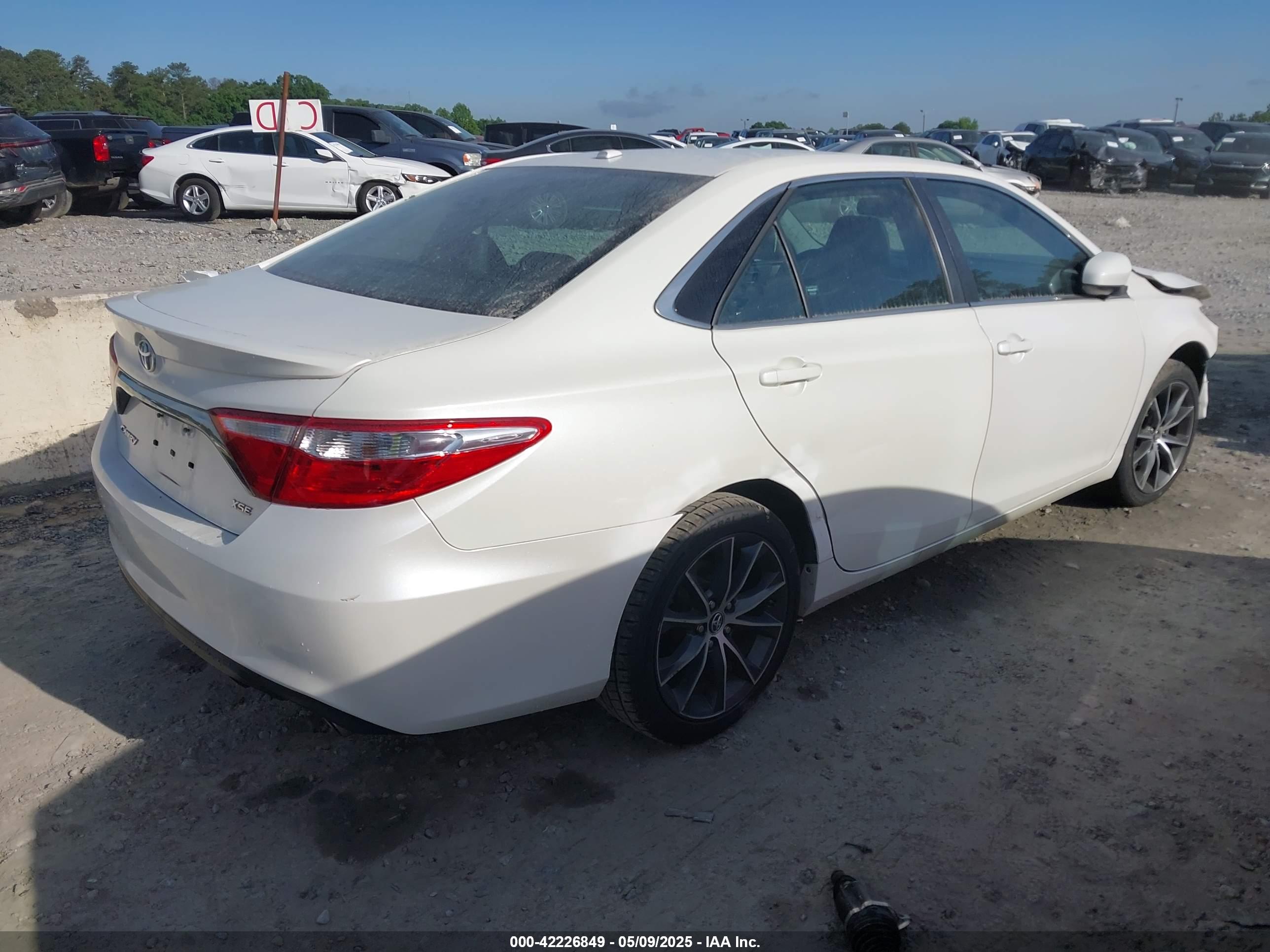 TOYOTA CAMRY image 4