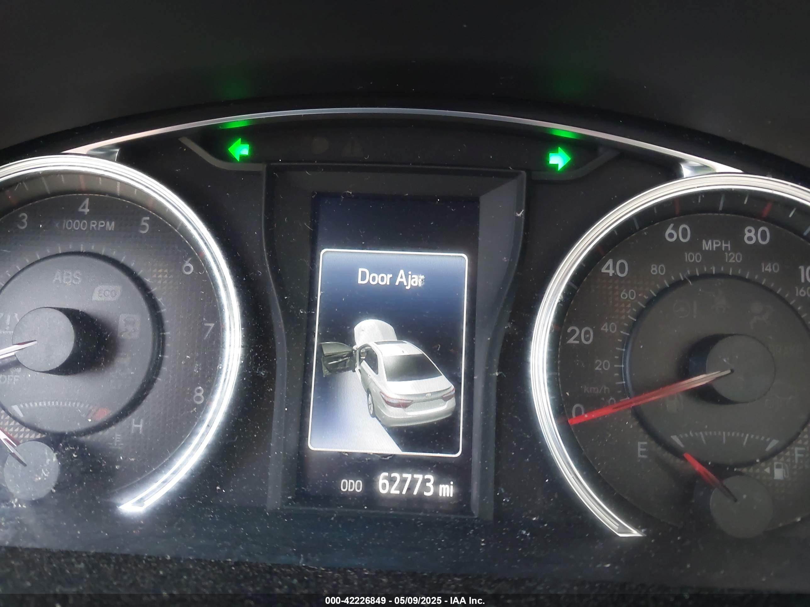 TOYOTA CAMRY image 7