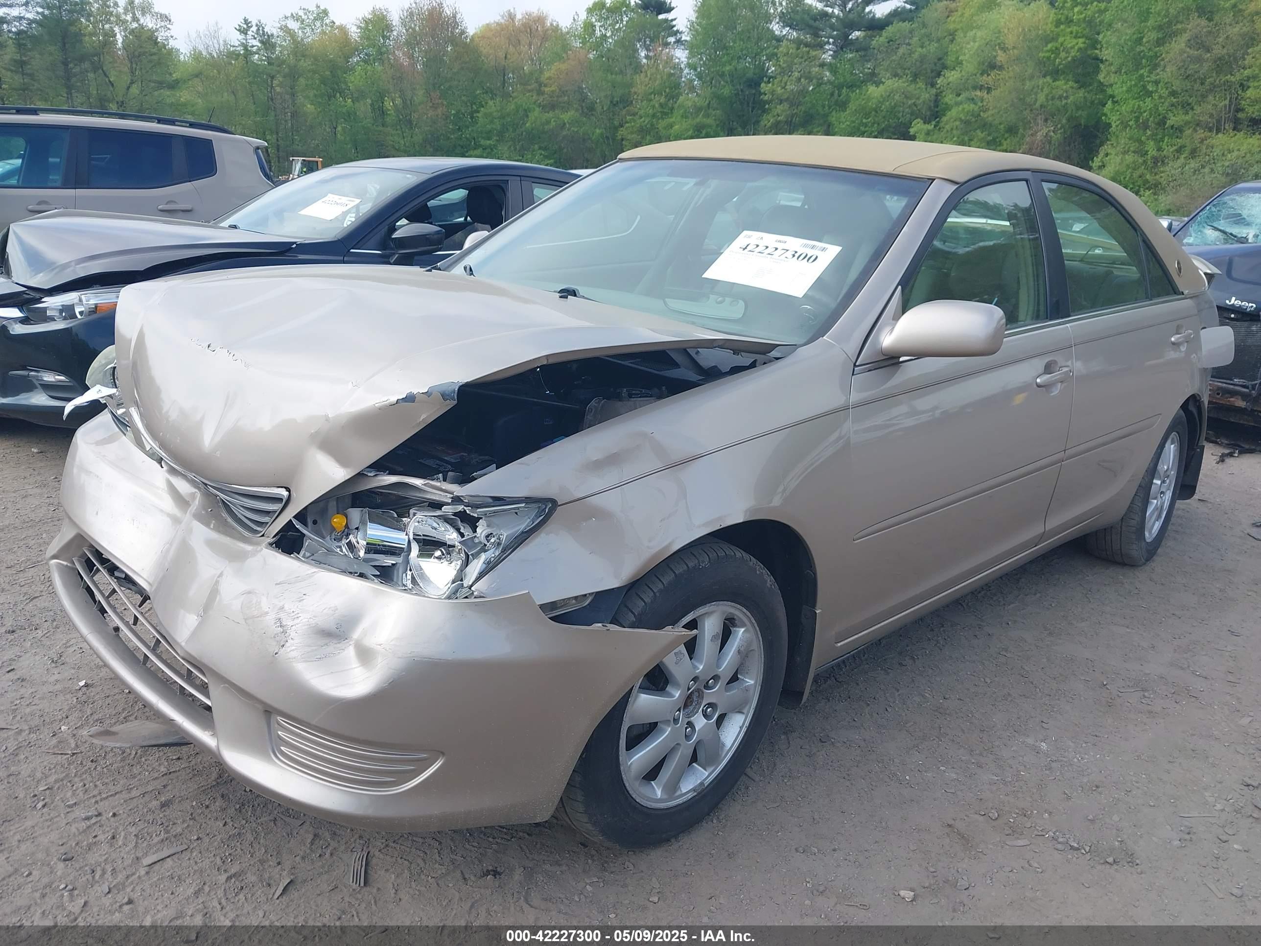 TOYOTA CAMRY image 2