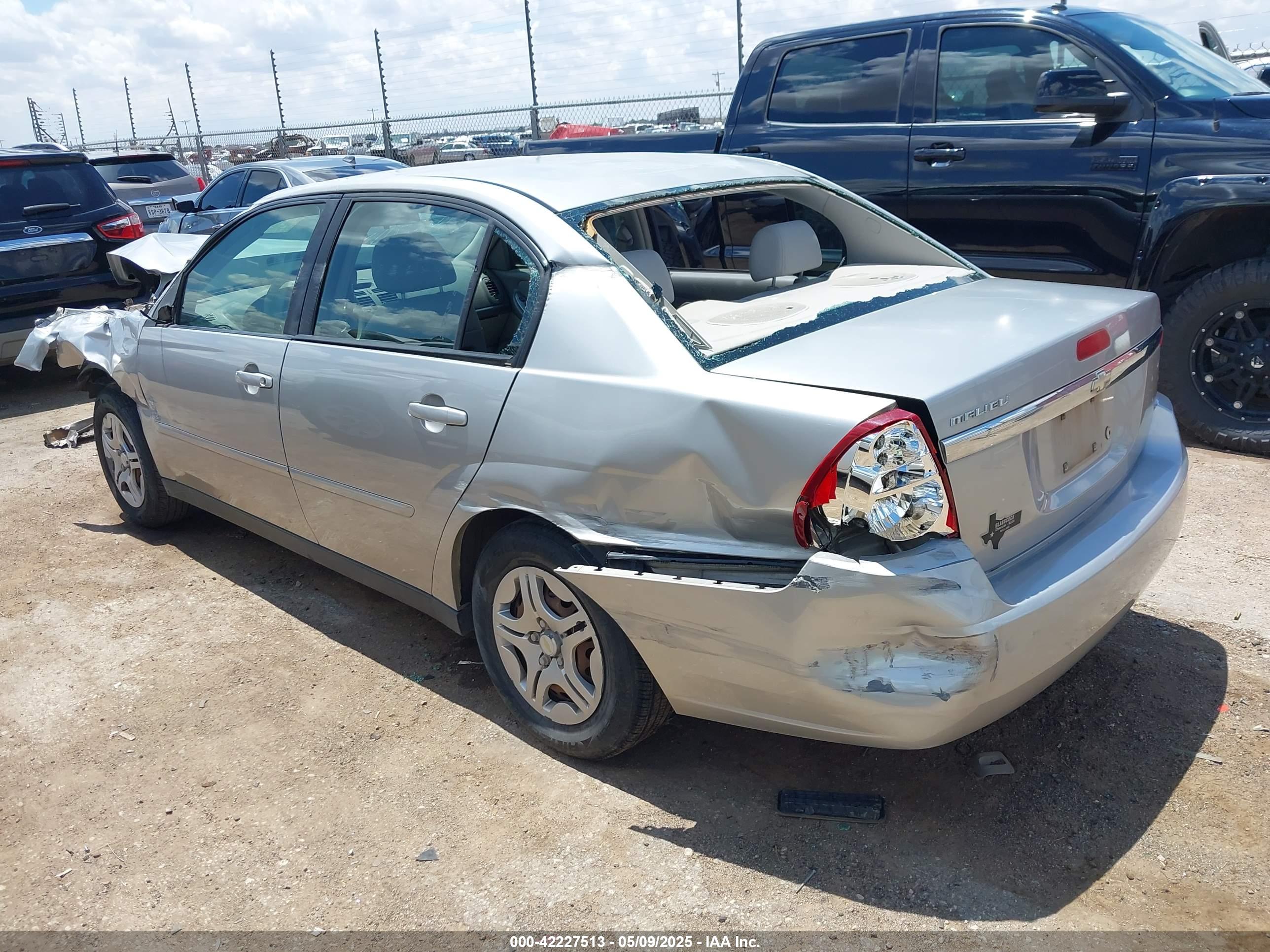 CHEVROLET MALIBU image 3
