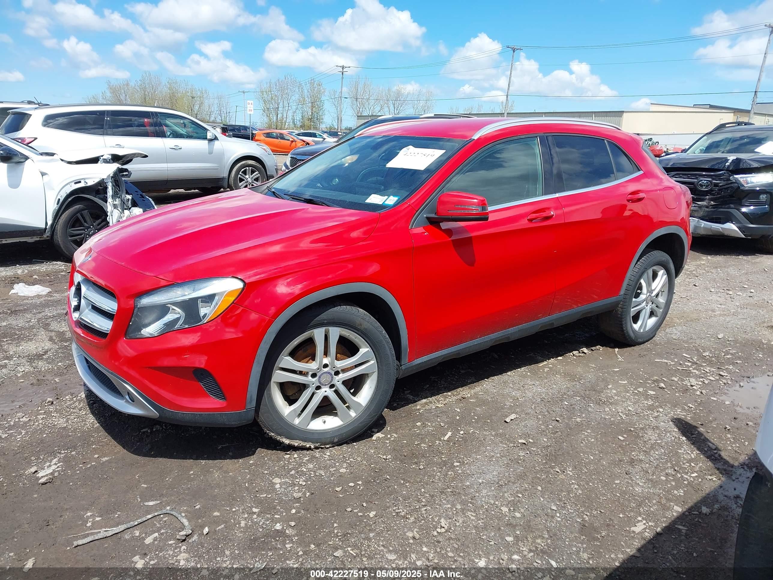 MERCEDES-BENZ GLA image 2