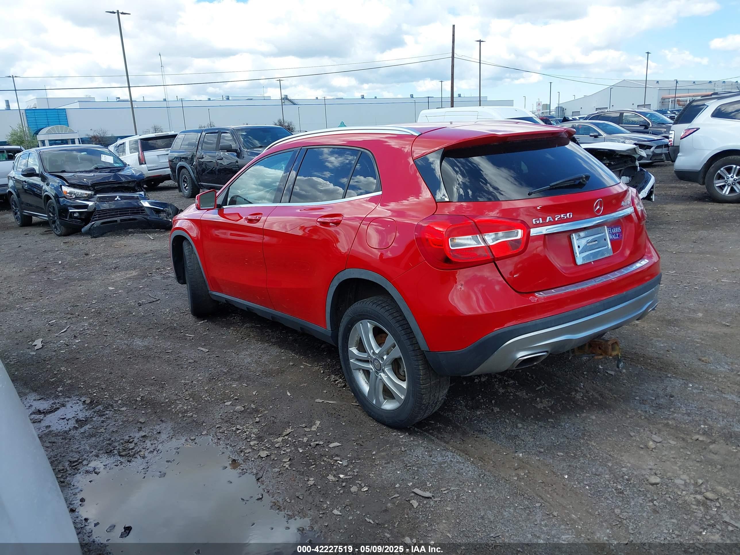 MERCEDES-BENZ GLA image 3